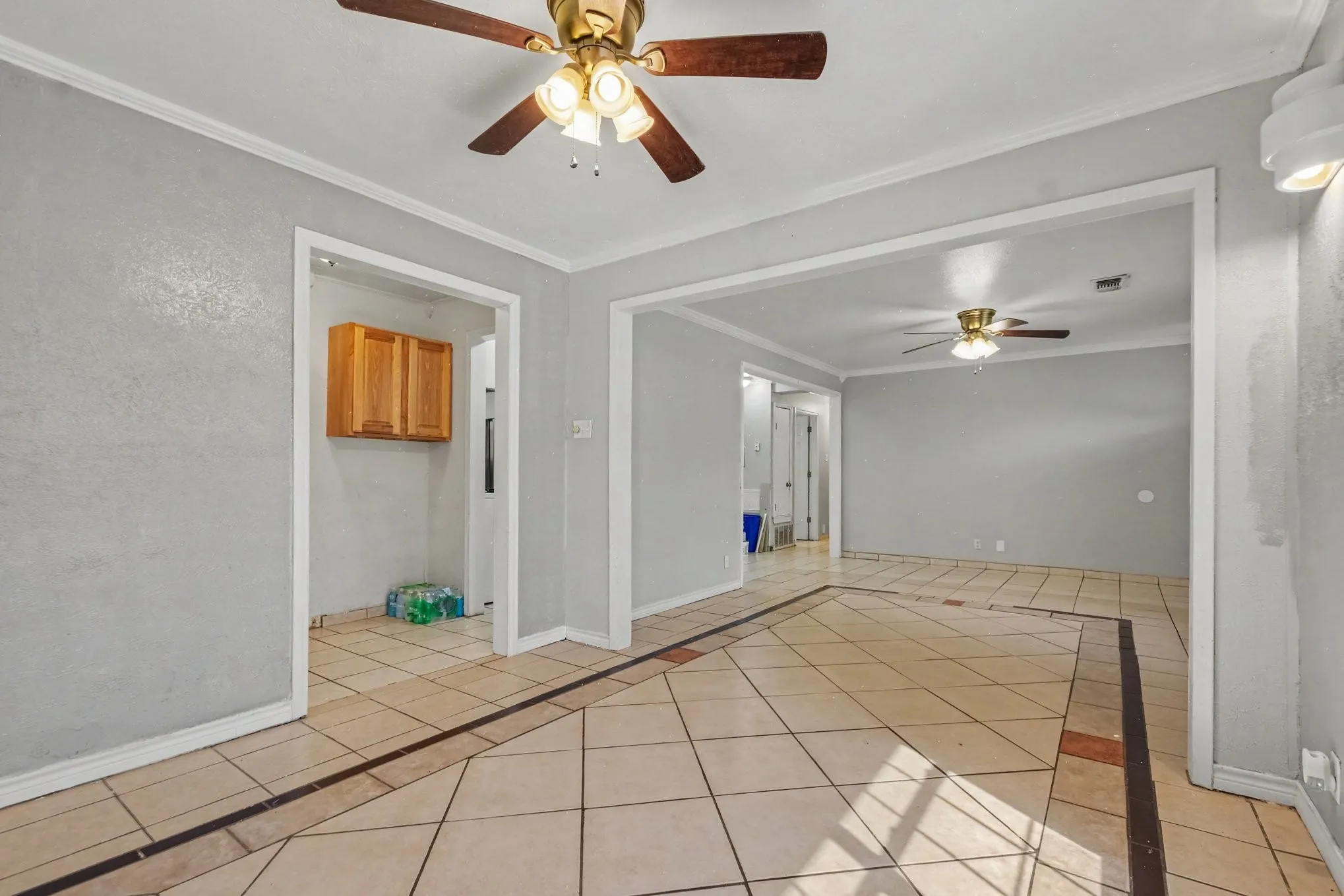Single Family Residence For Sale in Grayson County , 145 N Imperial Drive, Denison, Texas 75020, 3 Bedroom, 2 Bathroom, Garage spaces, 1,651 Sqft, built in 1962, mls#21378446, Real Estate Agent in Denison, Homes For Sale in Grayson county, Homes For Sale in Denison, Realtor in Denison Texas, Real Estate Brokerage Independent Realty Texas, Luminita Cordes Realtor