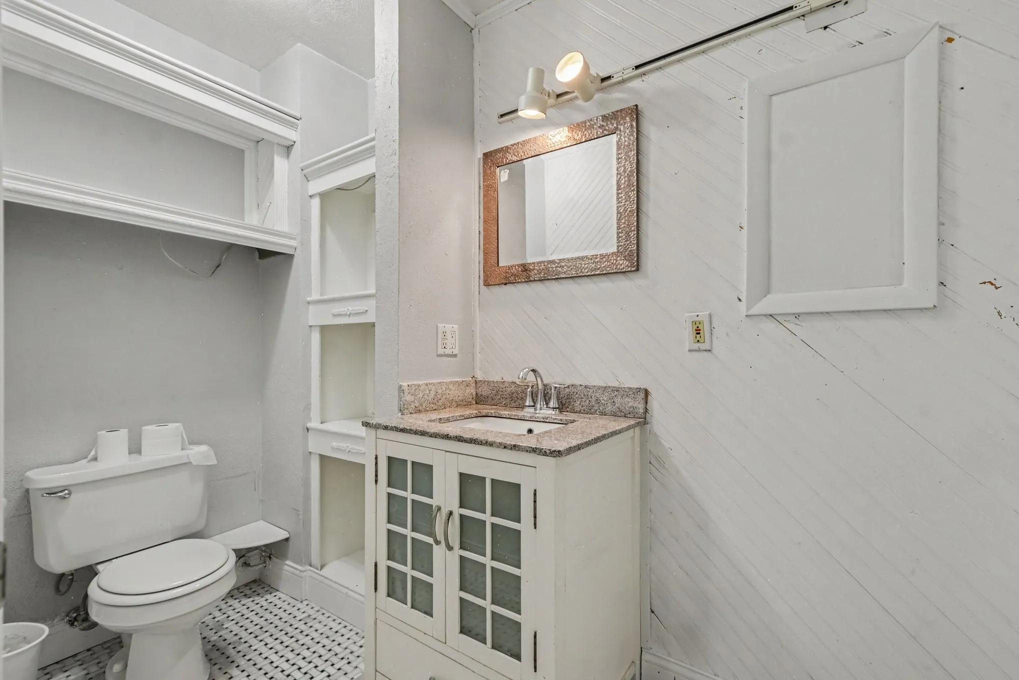 Single Family Residence For Sale in Grayson County , 145 N Imperial Drive, Denison, Texas 75020, 3 Bedroom, 2 Bathroom, Garage spaces, 1,651 Sqft, built in 1962, mls#21378446, Real Estate Agent in Denison, Homes For Sale in Grayson county, Homes For Sale in Denison, Realtor in Denison Texas, Real Estate Brokerage Independent Realty Texas, Luminita Cordes Realtor