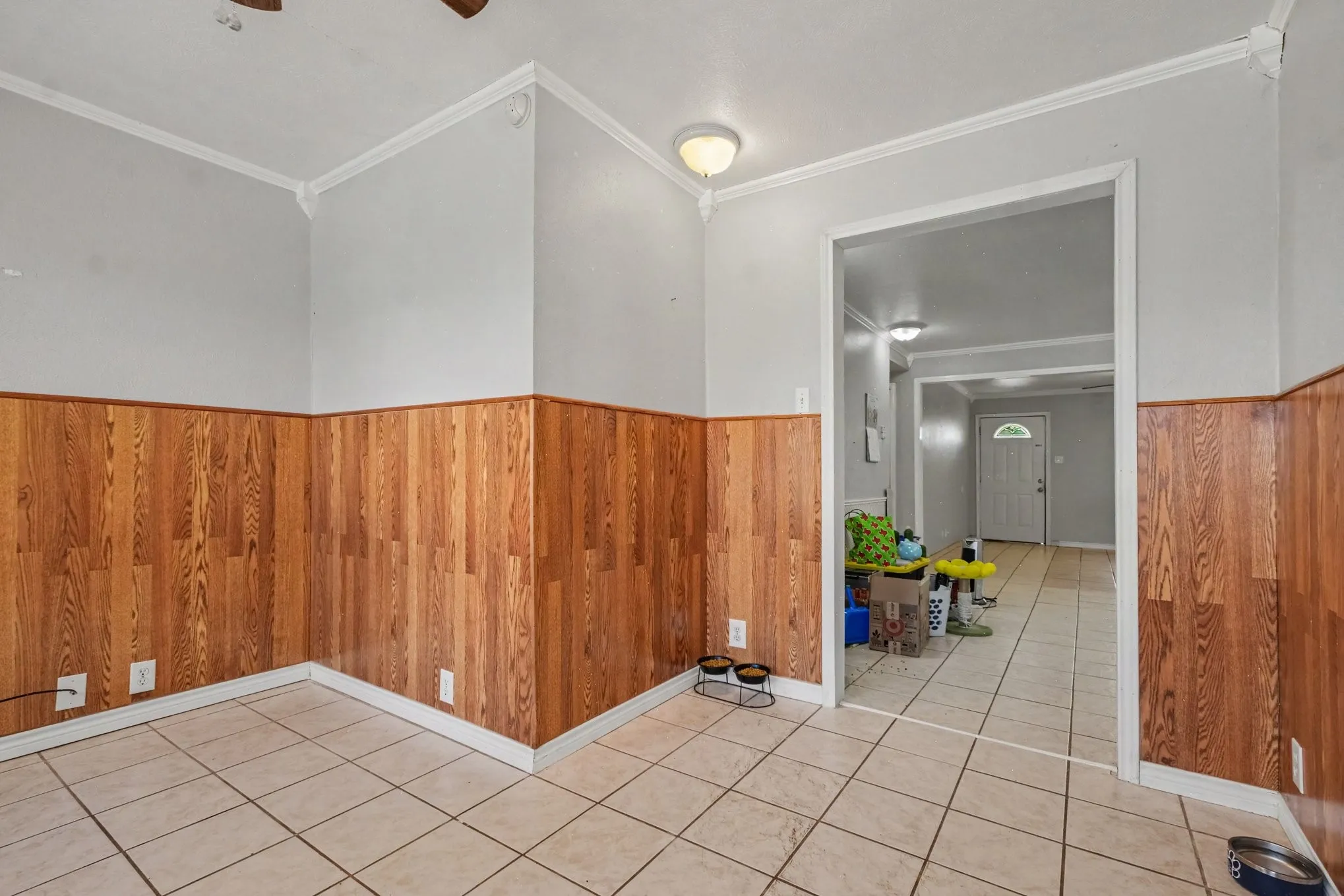 Single Family Residence For Sale in Grayson County , 145 N Imperial Drive, Denison, Texas 75020, 3 Bedroom, 2 Bathroom, Garage spaces, 1,651 Sqft, built in 1962, mls#21378446, Real Estate Agent in Denison, Homes For Sale in Grayson county, Homes For Sale in Denison, Realtor in Denison Texas, Real Estate Brokerage Independent Realty Texas, Luminita Cordes Realtor