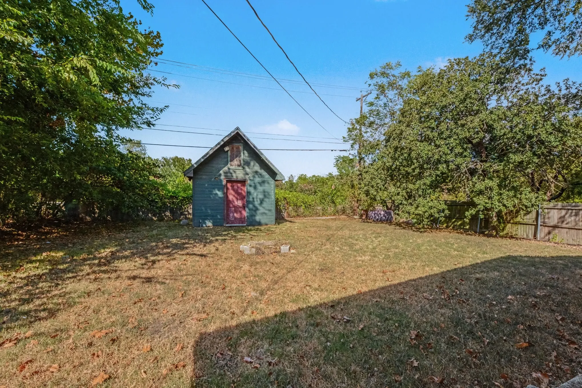 Single Family Residence For Sale in Grayson County , 145 N Imperial Drive, Denison, Texas 75020, 3 Bedroom, 2 Bathroom, Garage spaces, 1,651 Sqft, built in 1962, mls#21378446, Real Estate Agent in Denison, Homes For Sale in Grayson county, Homes For Sale in Denison, Realtor in Denison Texas, Real Estate Brokerage Independent Realty Texas, Luminita Cordes Realtor