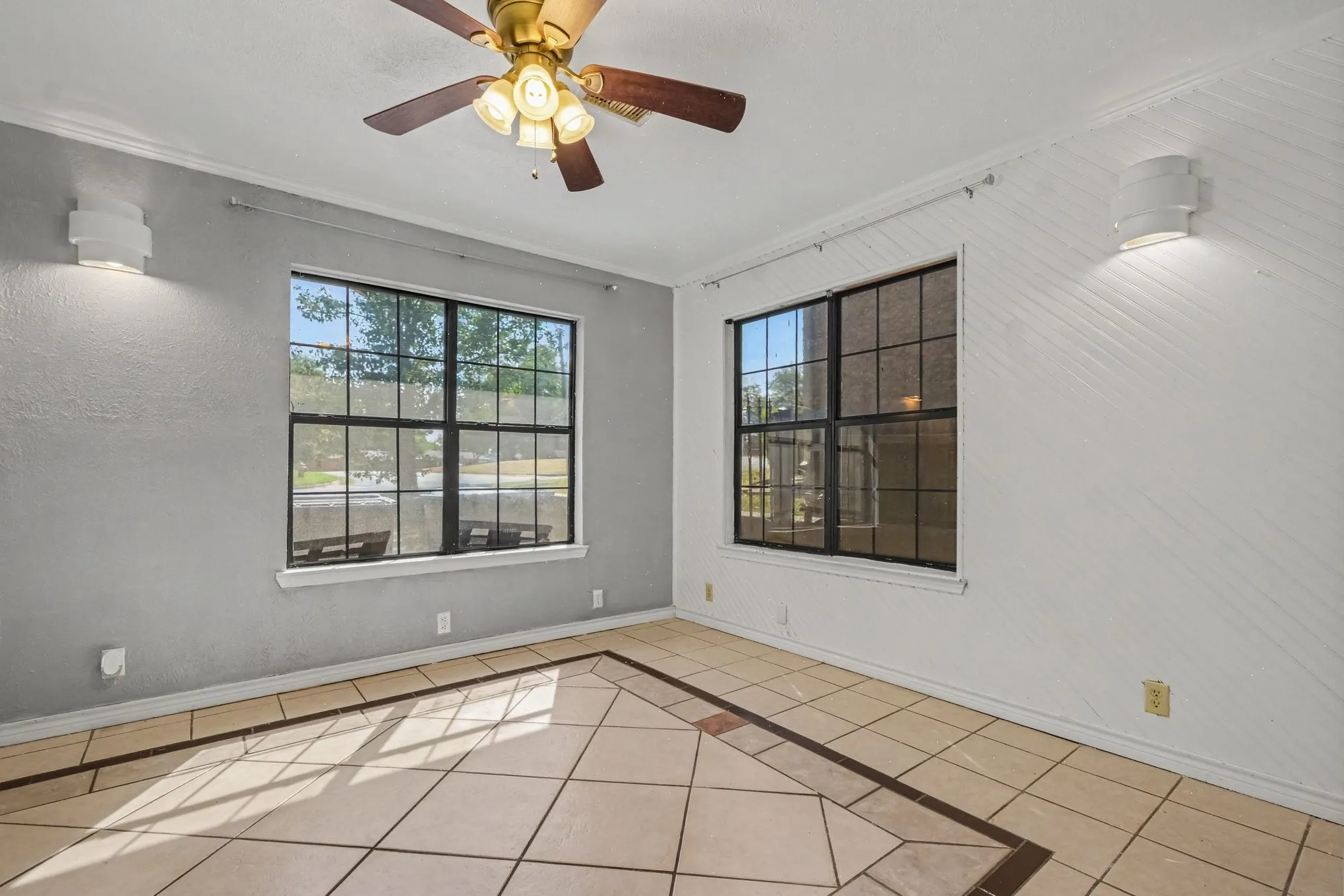 Single Family Residence For Sale in Grayson County , 145 N Imperial Drive, Denison, Texas 75020, 3 Bedroom, 2 Bathroom, Garage spaces, 1,651 Sqft, built in 1962, mls#21378446, Real Estate Agent in Denison, Homes For Sale in Grayson county, Homes For Sale in Denison, Realtor in Denison Texas, Real Estate Brokerage Independent Realty Texas, Luminita Cordes Realtor