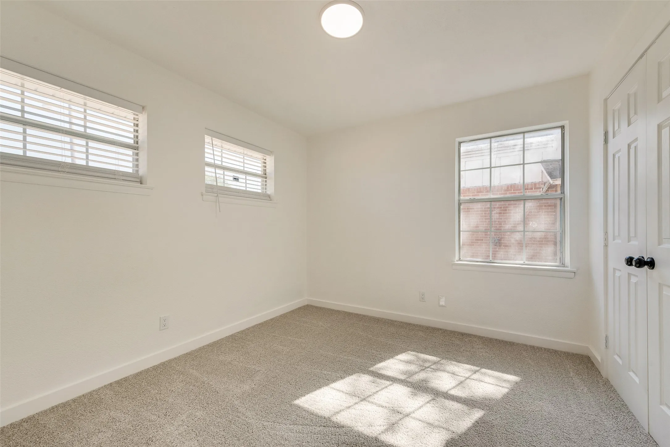 Single Family Residence For Sale in Dallas County , 934 Fairwood Drive, Dallas, Texas 75232, 3 Bedroom, 2 Bathroom, 2 Garage spaces, 1,414 Sqft, built in 1957, mls#21377034, Real Estate Agent in Dallas, Homes For Sale in Dallas county, Homes For Sale in Dallas, Realtor in Dallas Texas, Real Estate Brokerage Independent Realty Texas, Luminita Cordes Realtor