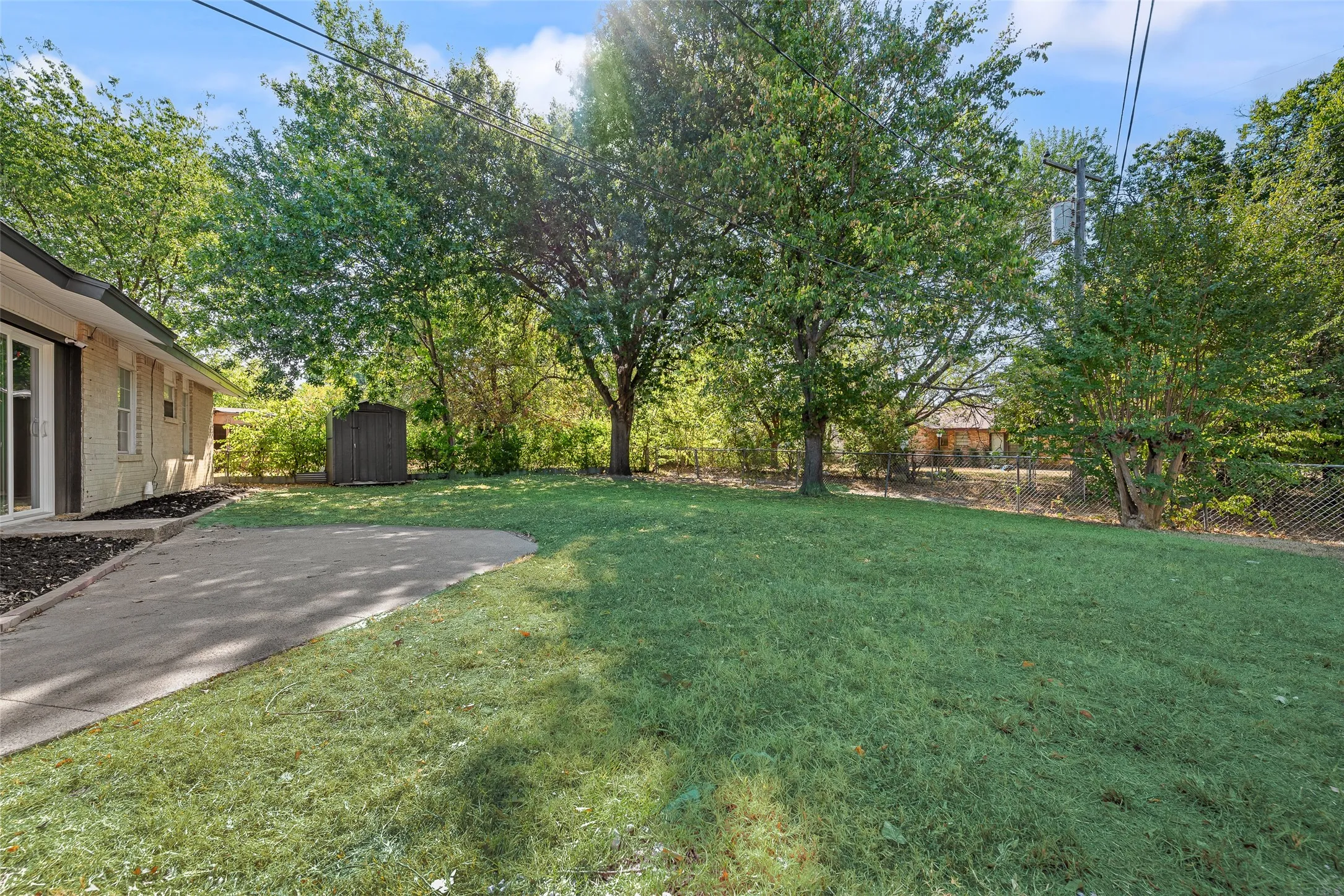 Single Family Residence For Sale in Dallas County , 934 Fairwood Drive, Dallas, Texas 75232, 3 Bedroom, 2 Bathroom, 2 Garage spaces, 1,414 Sqft, built in 1957, mls#21377034, Real Estate Agent in Dallas, Homes For Sale in Dallas county, Homes For Sale in Dallas, Realtor in Dallas Texas, Real Estate Brokerage Independent Realty Texas, Luminita Cordes Realtor