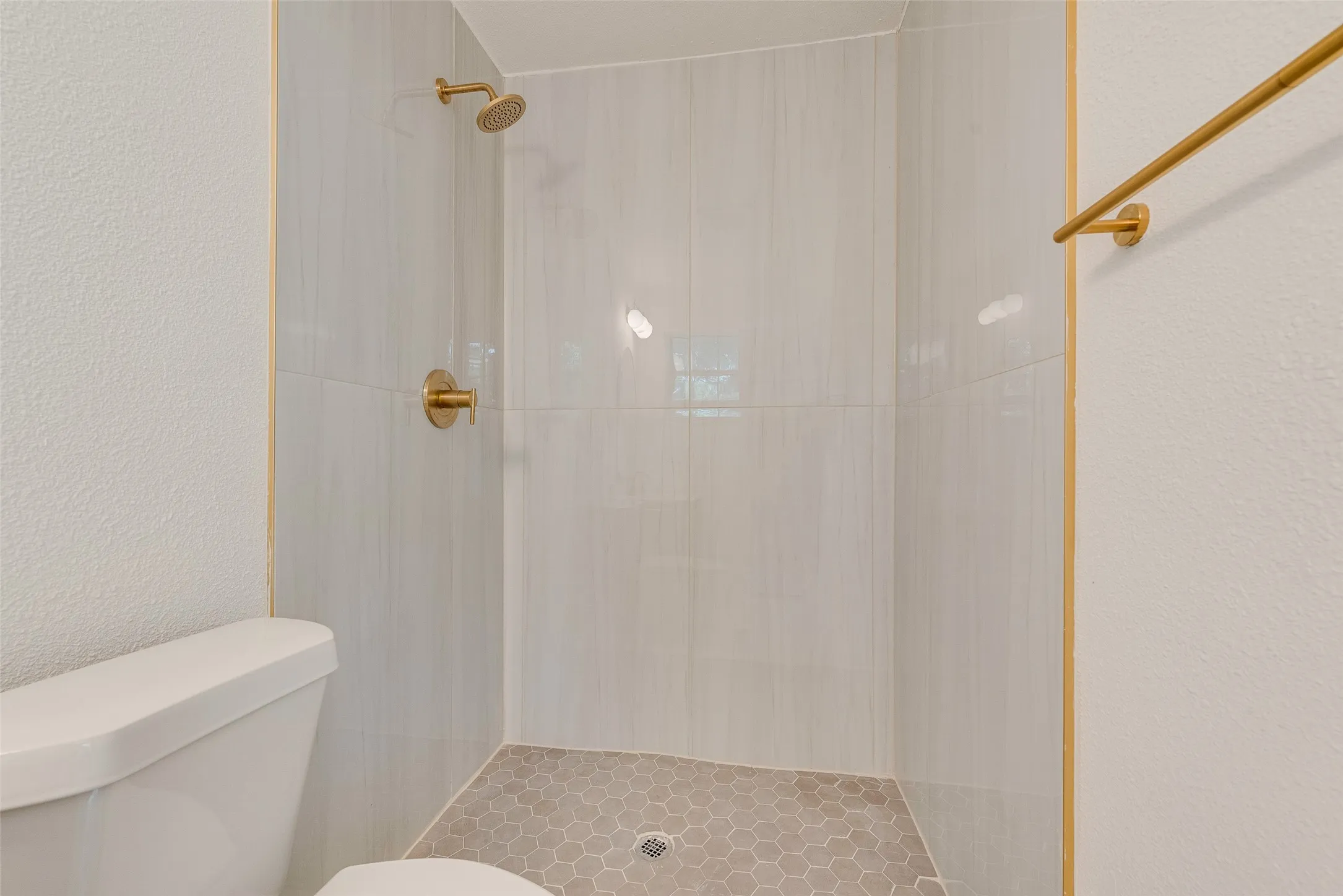 Single Family Residence For Sale in Dallas County , 934 Fairwood Drive, Dallas, Texas 75232, 3 Bedroom, 2 Bathroom, 2 Garage spaces, 1,414 Sqft, built in 1957, mls#21377034, Real Estate Agent in Dallas, Homes For Sale in Dallas county, Homes For Sale in Dallas, Realtor in Dallas Texas, Real Estate Brokerage Independent Realty Texas, Luminita Cordes Realtor