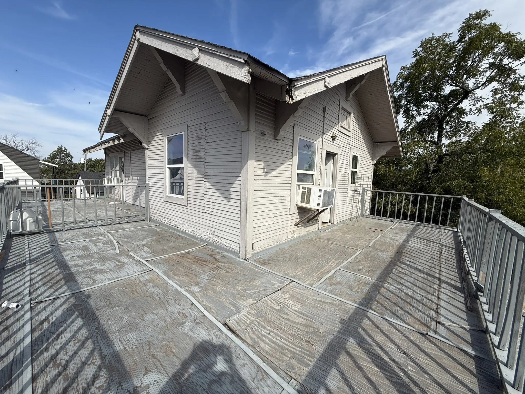 Apartment For Rent in Dallas County , 431 E 8th Street C, Dallas, Texas 75203, 1 Bedroom, 1 Bathroom, Garage spaces, 500 Sqft, built in 1914, mls#21356750, Real Estate Agent in Dallas, Homes For Rent in Dallas county, Homes For Rent in Dallas, Realtor in Dallas Texas, Real Estate Brokerage Independent Realty Texas, Luminita Cordes Realtor
