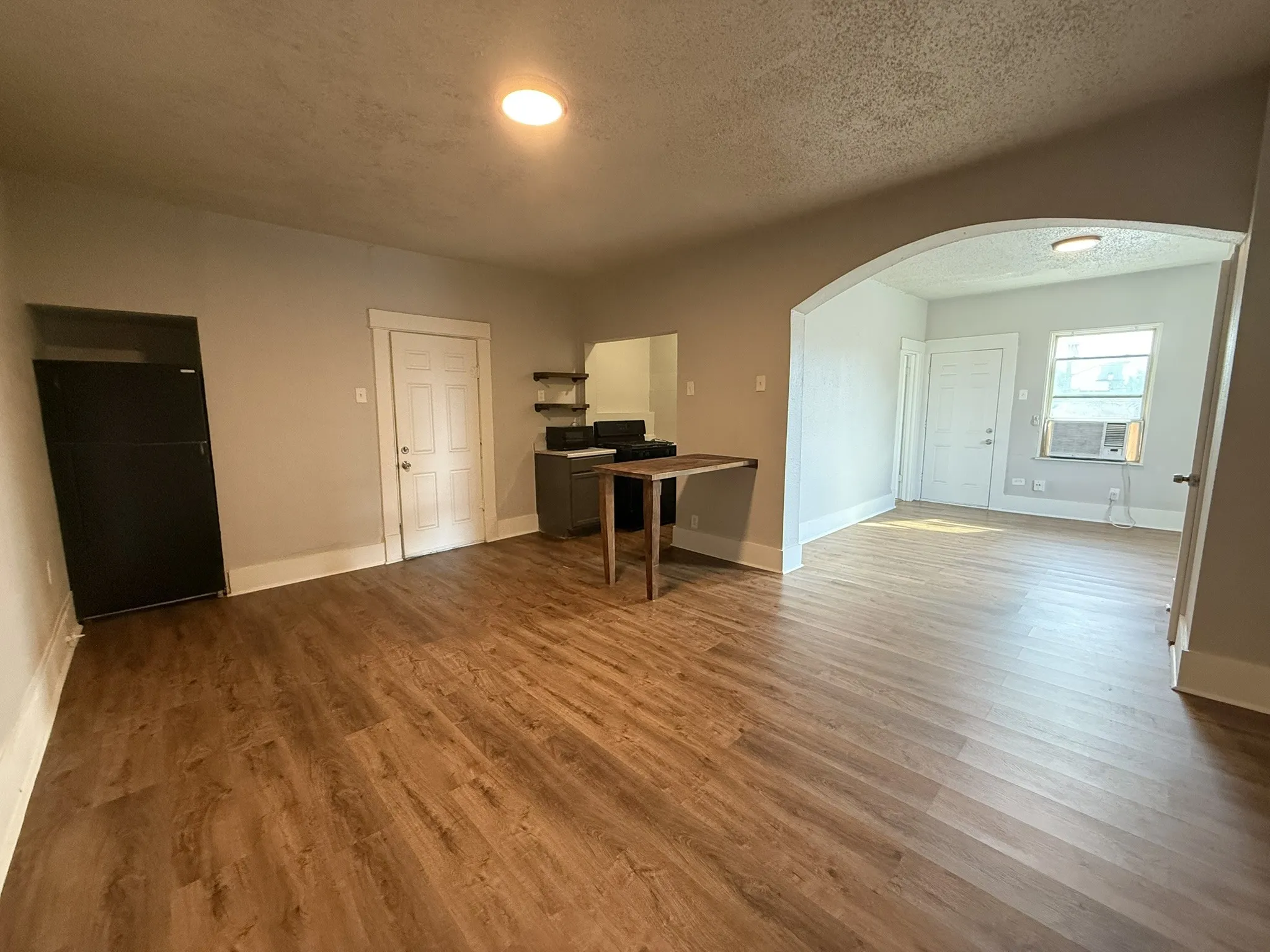 Apartment For Rent in Dallas County , 431 E 8th Street C, Dallas, Texas 75203, 1 Bedroom, 1 Bathroom, Garage spaces, 500 Sqft, built in 1914, mls#21356750, Real Estate Agent in Dallas, Homes For Rent in Dallas county, Homes For Rent in Dallas, Realtor in Dallas Texas, Real Estate Brokerage Independent Realty Texas, Luminita Cordes Realtor