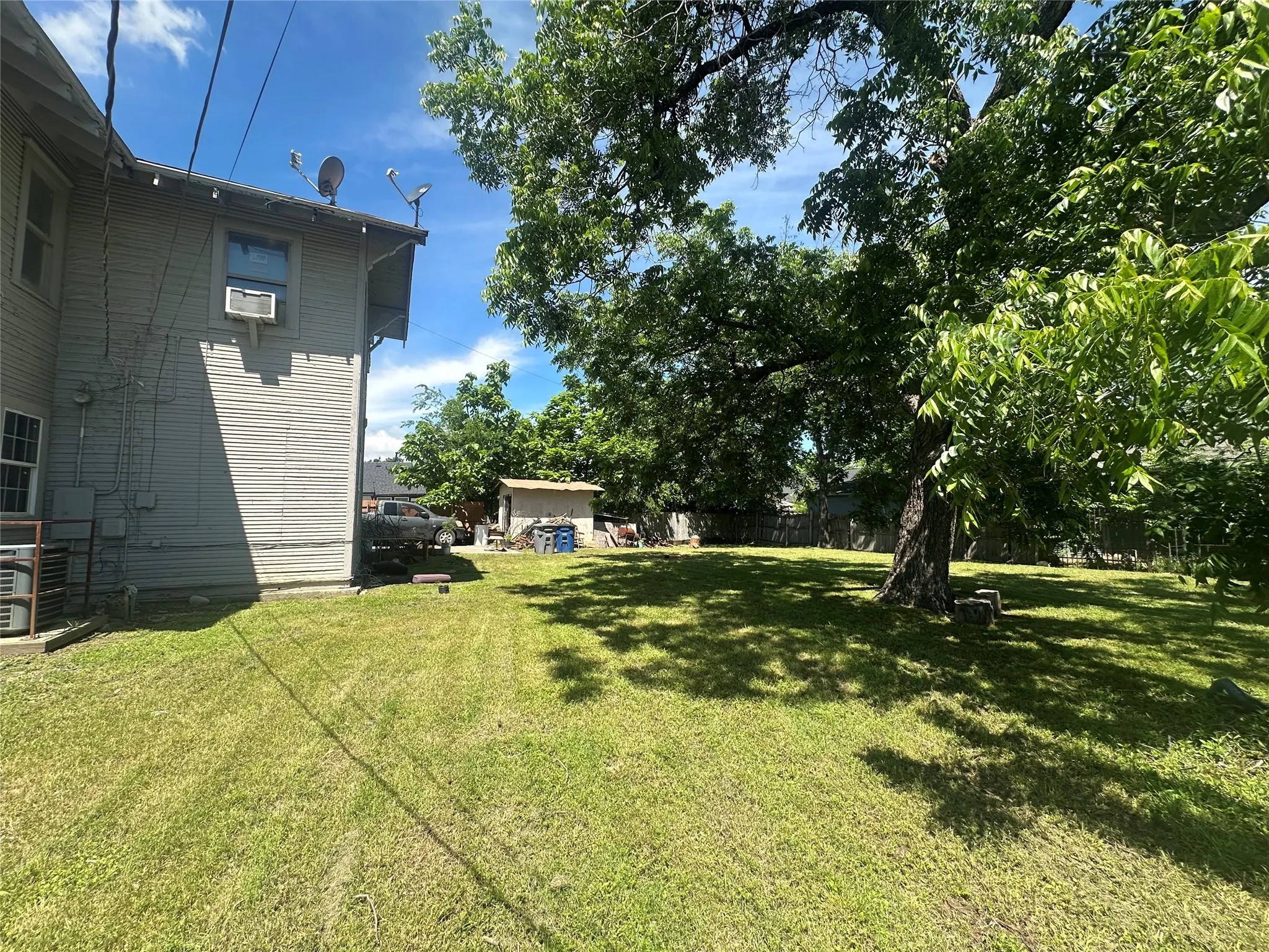 Apartment For Rent in Dallas County , 431 E 8th Street C, Dallas, Texas 75203, 1 Bedroom, 1 Bathroom, Garage spaces, 500 Sqft, built in 1914, mls#21356750, Real Estate Agent in Dallas, Homes For Rent in Dallas county, Homes For Rent in Dallas, Realtor in Dallas Texas, Real Estate Brokerage Independent Realty Texas, Luminita Cordes Realtor