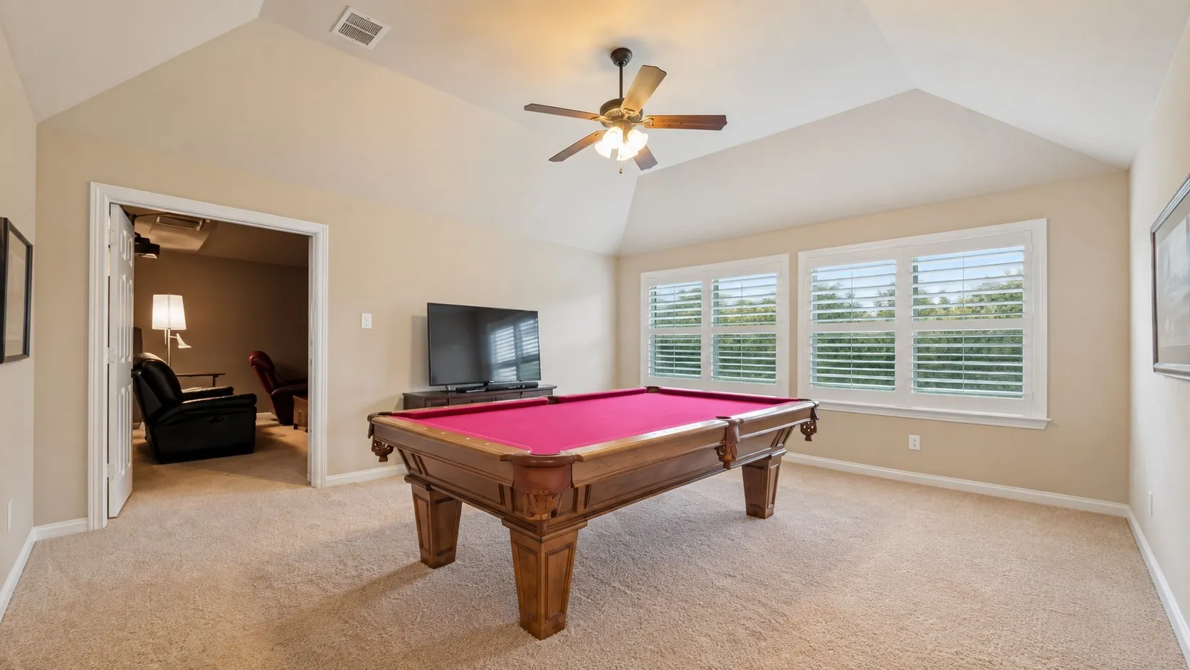 Single Family Residence For Sale in Collin County , 5804 River Highlands Drive, Mc Kinney, Texas 75070, 5 Bedroom, 4 Bathroom, 2 Garage spaces, 3,710 Sqft, built in 2013, mls#21376457, Real Estate Agent in Mc Kinney, Homes For Sale in Collin county, Homes For Sale in Mc Kinney, Realtor in Mc Kinney Texas, Real Estate Brokerage Independent Realty Texas, Luminita Cordes Realtor