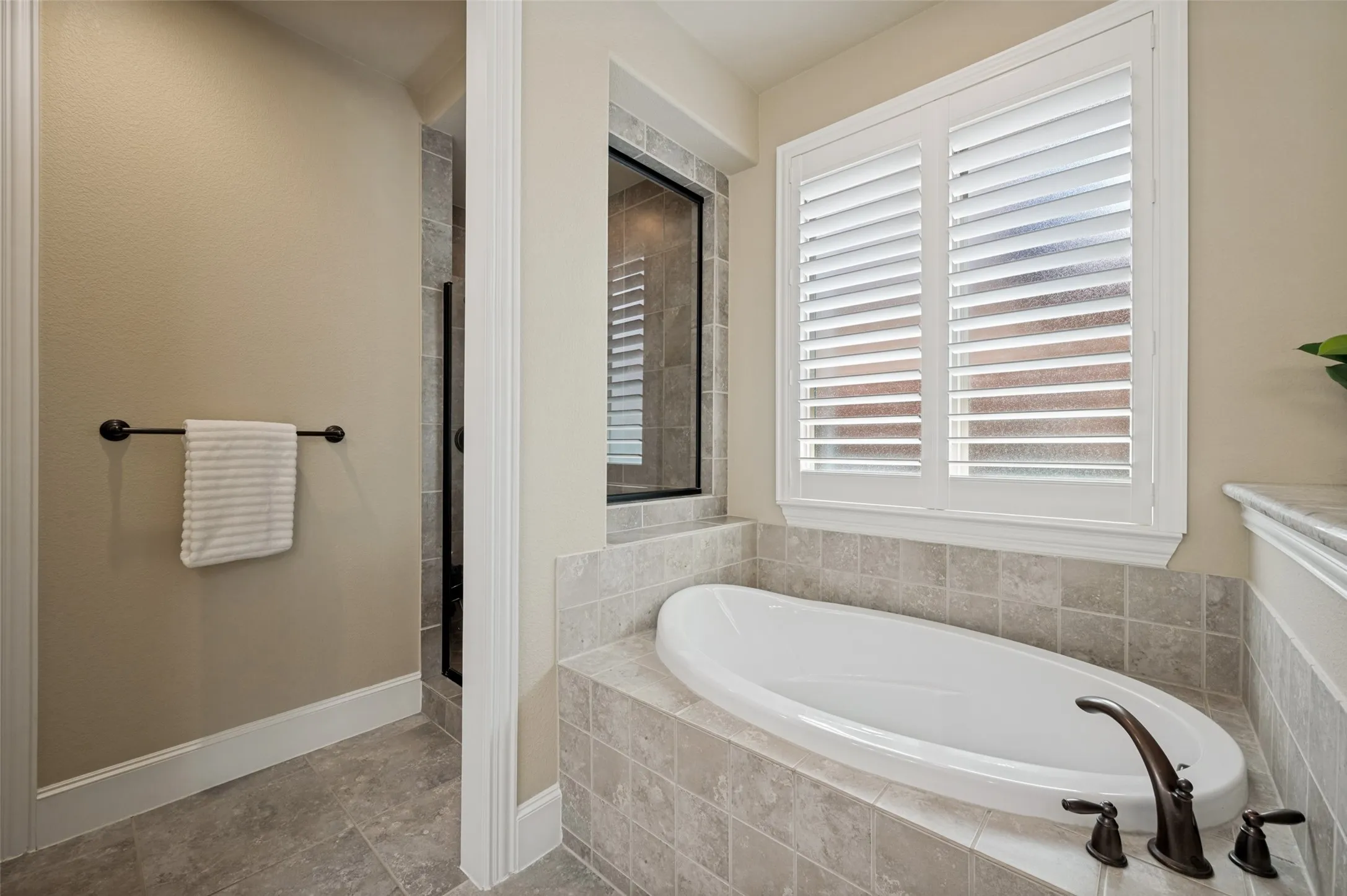 Single Family Residence For Sale in Collin County , 5804 River Highlands Drive, Mc Kinney, Texas 75070, 5 Bedroom, 4 Bathroom, 2 Garage spaces, 3,710 Sqft, built in 2013, mls#21376457, Real Estate Agent in Mc Kinney, Homes For Sale in Collin county, Homes For Sale in Mc Kinney, Realtor in Mc Kinney Texas, Real Estate Brokerage Independent Realty Texas, Luminita Cordes Realtor