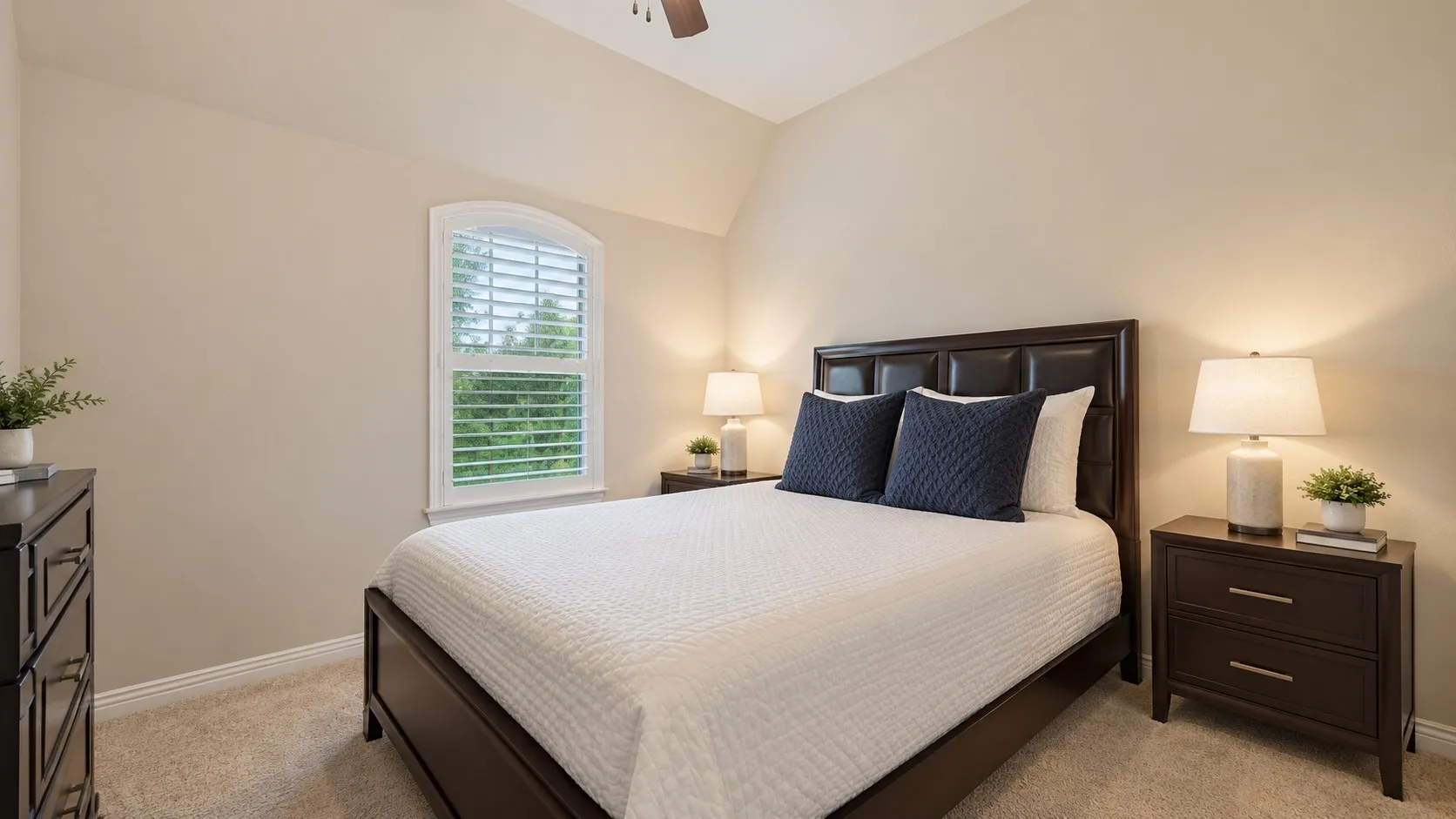 Single Family Residence For Sale in Collin County , 5804 River Highlands Drive, Mc Kinney, Texas 75070, 5 Bedroom, 4 Bathroom, 2 Garage spaces, 3,710 Sqft, built in 2013, mls#21376457, Real Estate Agent in Mc Kinney, Homes For Sale in Collin county, Homes For Sale in Mc Kinney, Realtor in Mc Kinney Texas, Real Estate Brokerage Independent Realty Texas, Luminita Cordes Realtor