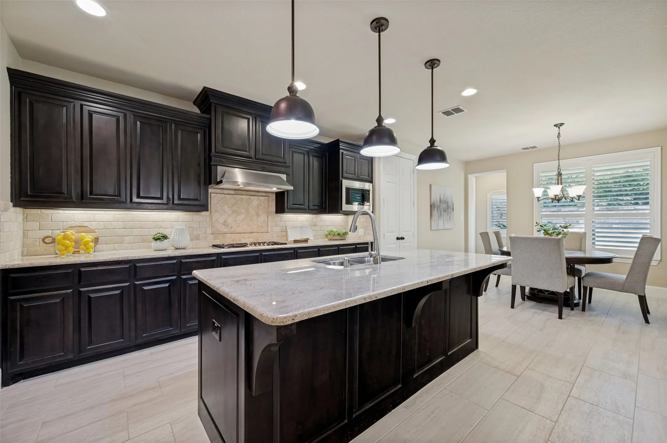 Single Family Residence For Sale in Collin County , 5804 River Highlands Drive, Mc Kinney, Texas 75070, 5 Bedroom, 4 Bathroom, 2 Garage spaces, 3,710 Sqft, built in 2013, mls#21376457, Real Estate Agent in Mc Kinney, Homes For Sale in Collin county, Homes For Sale in Mc Kinney, Realtor in Mc Kinney Texas, Real Estate Brokerage Independent Realty Texas, Luminita Cordes Realtor