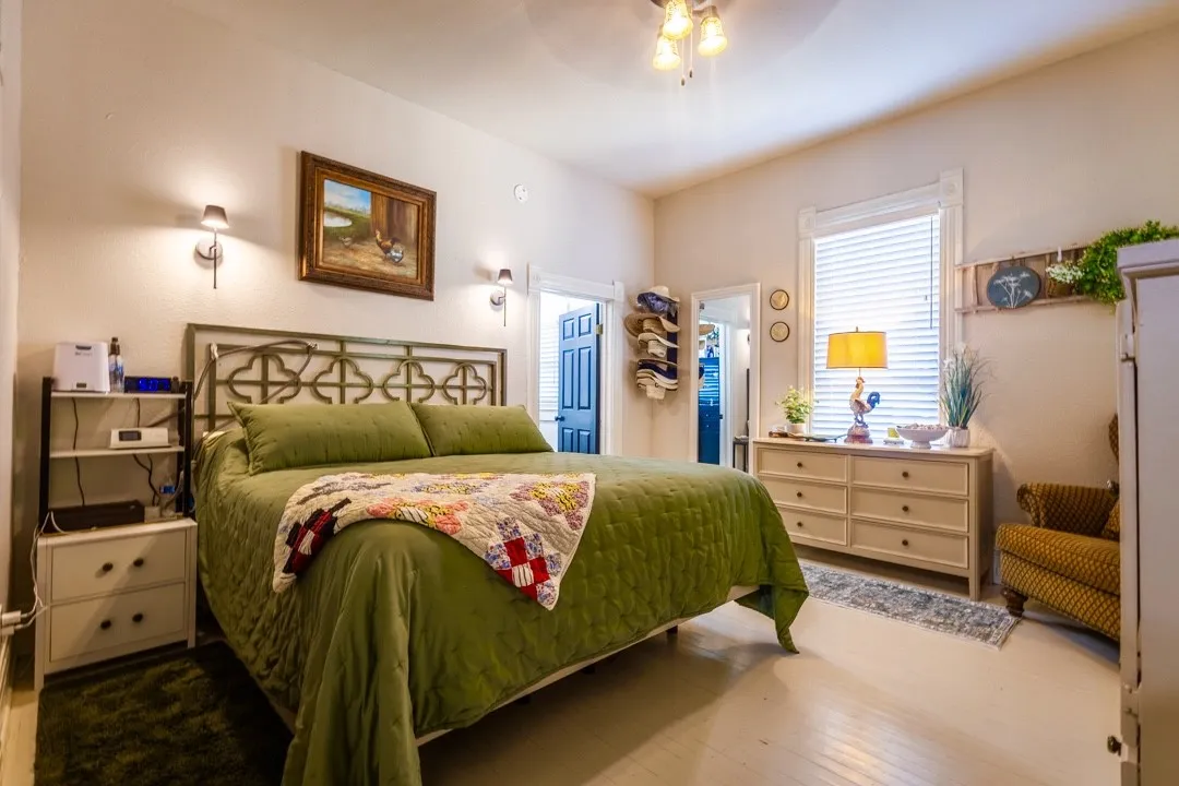 Single Family Residence For Sale in Palo Pinto County , 212 Quiten Lane, Possum Kingdom Lake, Texas 76450, 4 Bedroom, 3 Bathroom, 2 Garage spaces, 2,460 Sqft, built in 1912, mls#21376412, Real Estate Agent in Possum Kingdom Lake, Homes For Sale in Palo Pinto county, Homes For Sale in Possum Kingdom Lake, Realtor in Possum Kingdom Lake Texas, Real Estate Brokerage Independent Realty Texas, Luminita Cordes Realtor