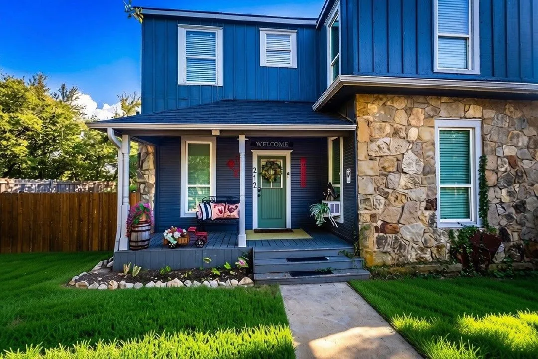 Beautiful Modern Farmhouse style home with lovely Front Porch Entry