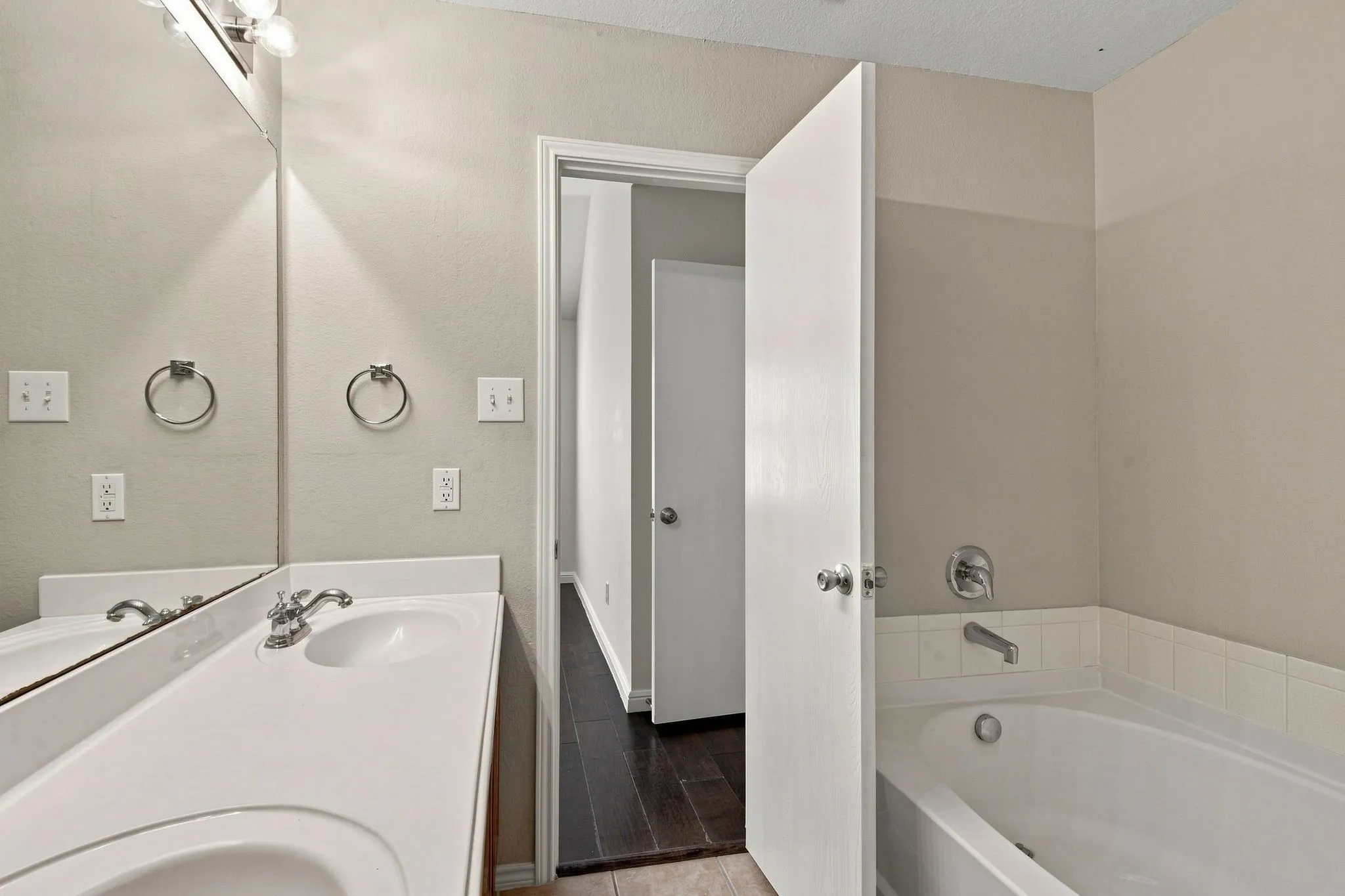 Single Family Residence For Rent in Collin County , 3513 Truman Street, Mc Kinney, Texas 75071, 3 Bedroom, 2 Bathroom, 2 Garage spaces, 1,606 Sqft, built in 2004, mls#21376043, Real Estate Agent in Mc Kinney, Homes For Rent in Collin county, Homes For Rent in Mc Kinney, Realtor in Mc Kinney Texas, Real Estate Brokerage Independent Realty Texas, Luminita Cordes Realtor