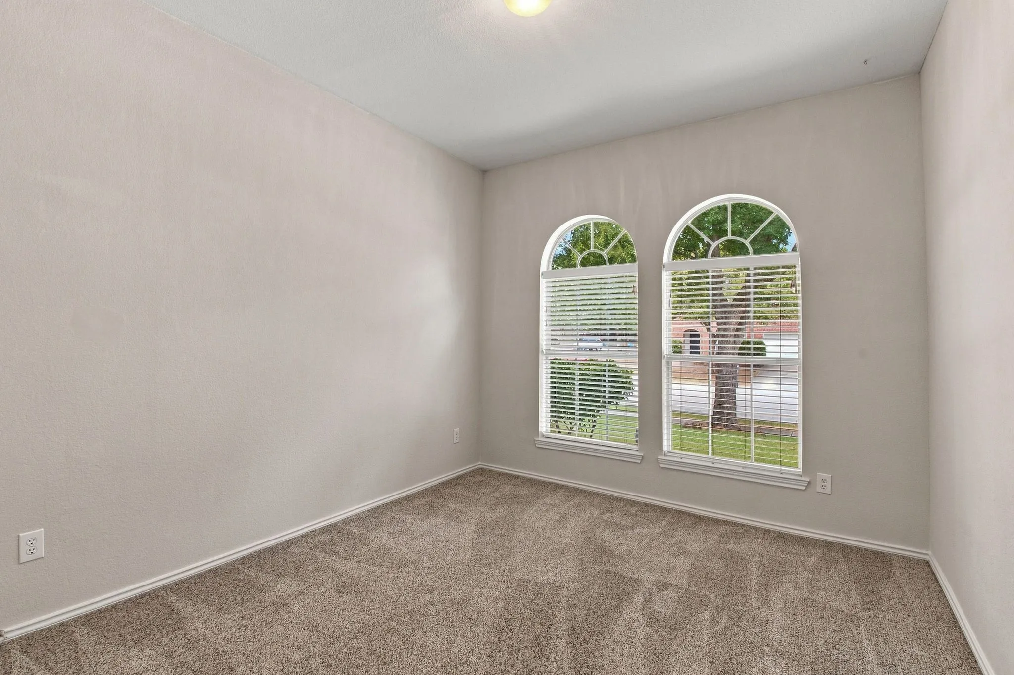 Single Family Residence For Rent in Collin County , 3513 Truman Street, Mc Kinney, Texas 75071, 3 Bedroom, 2 Bathroom, 2 Garage spaces, 1,606 Sqft, built in 2004, mls#21376043, Real Estate Agent in Mc Kinney, Homes For Rent in Collin county, Homes For Rent in Mc Kinney, Realtor in Mc Kinney Texas, Real Estate Brokerage Independent Realty Texas, Luminita Cordes Realtor