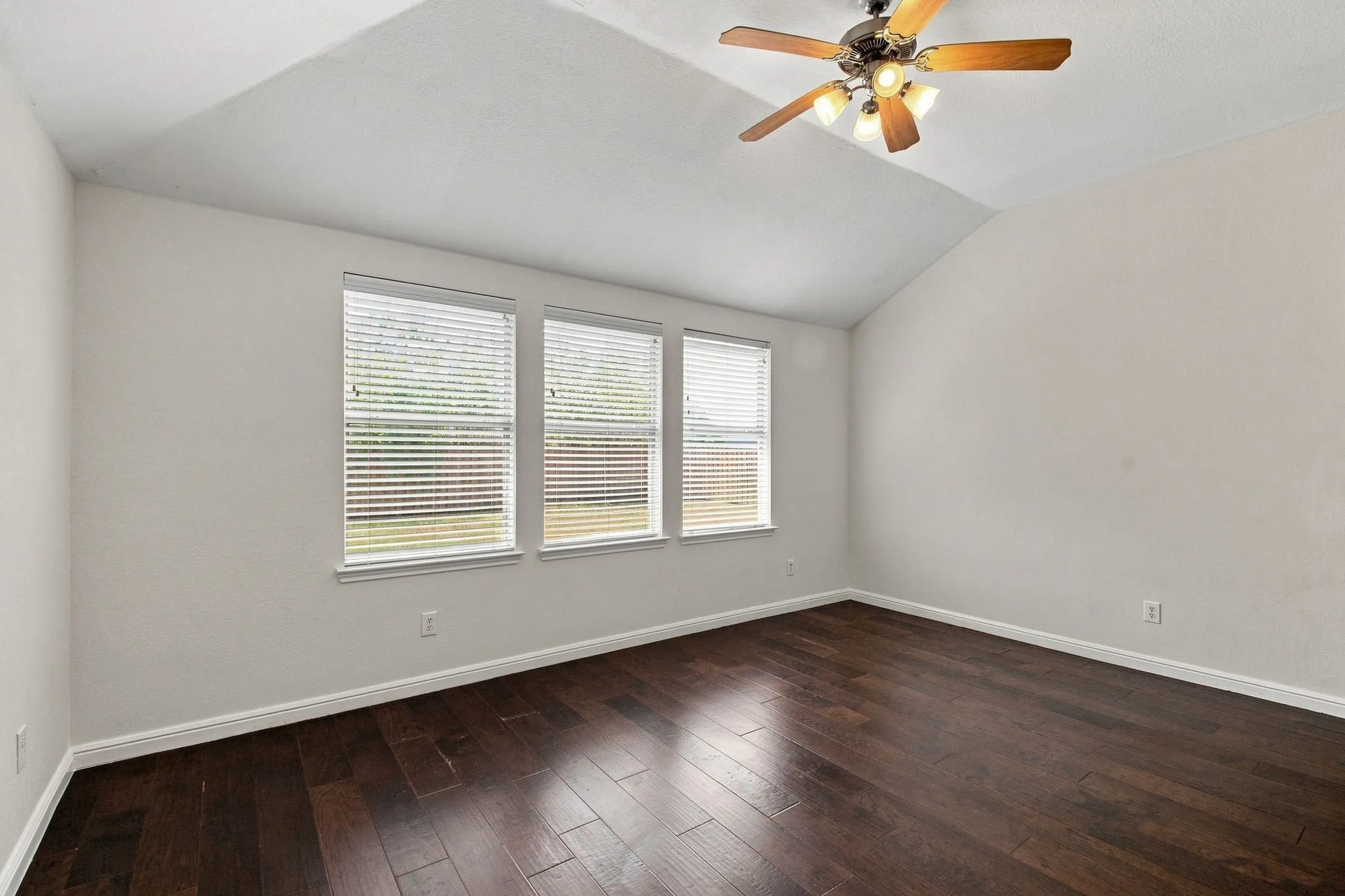 Single Family Residence For Rent in Collin County , 3513 Truman Street, Mc Kinney, Texas 75071, 3 Bedroom, 2 Bathroom, 2 Garage spaces, 1,606 Sqft, built in 2004, mls#21376043, Real Estate Agent in Mc Kinney, Homes For Rent in Collin county, Homes For Rent in Mc Kinney, Realtor in Mc Kinney Texas, Real Estate Brokerage Independent Realty Texas, Luminita Cordes Realtor