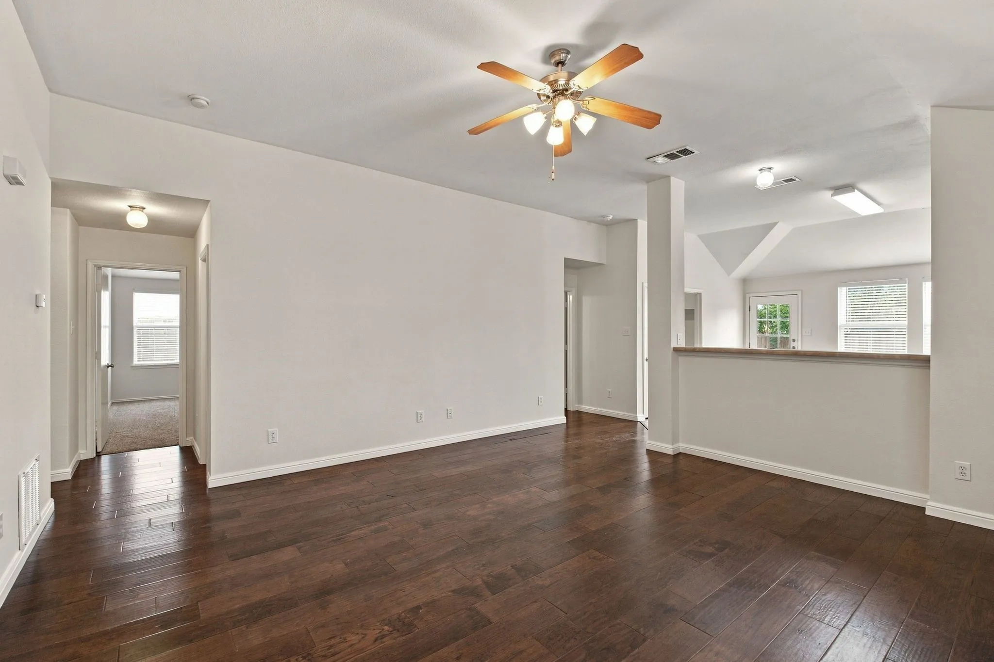 Single Family Residence For Rent in Collin County , 3513 Truman Street, Mc Kinney, Texas 75071, 3 Bedroom, 2 Bathroom, 2 Garage spaces, 1,606 Sqft, built in 2004, mls#21376043, Real Estate Agent in Mc Kinney, Homes For Rent in Collin county, Homes For Rent in Mc Kinney, Realtor in Mc Kinney Texas, Real Estate Brokerage Independent Realty Texas, Luminita Cordes Realtor