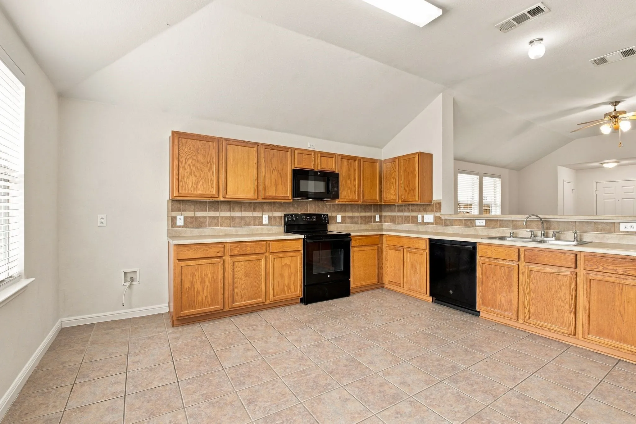 Single Family Residence For Rent in Collin County , 3513 Truman Street, Mc Kinney, Texas 75071, 3 Bedroom, 2 Bathroom, 2 Garage spaces, 1,606 Sqft, built in 2004, mls#21376043, Real Estate Agent in Mc Kinney, Homes For Rent in Collin county, Homes For Rent in Mc Kinney, Realtor in Mc Kinney Texas, Real Estate Brokerage Independent Realty Texas, Luminita Cordes Realtor