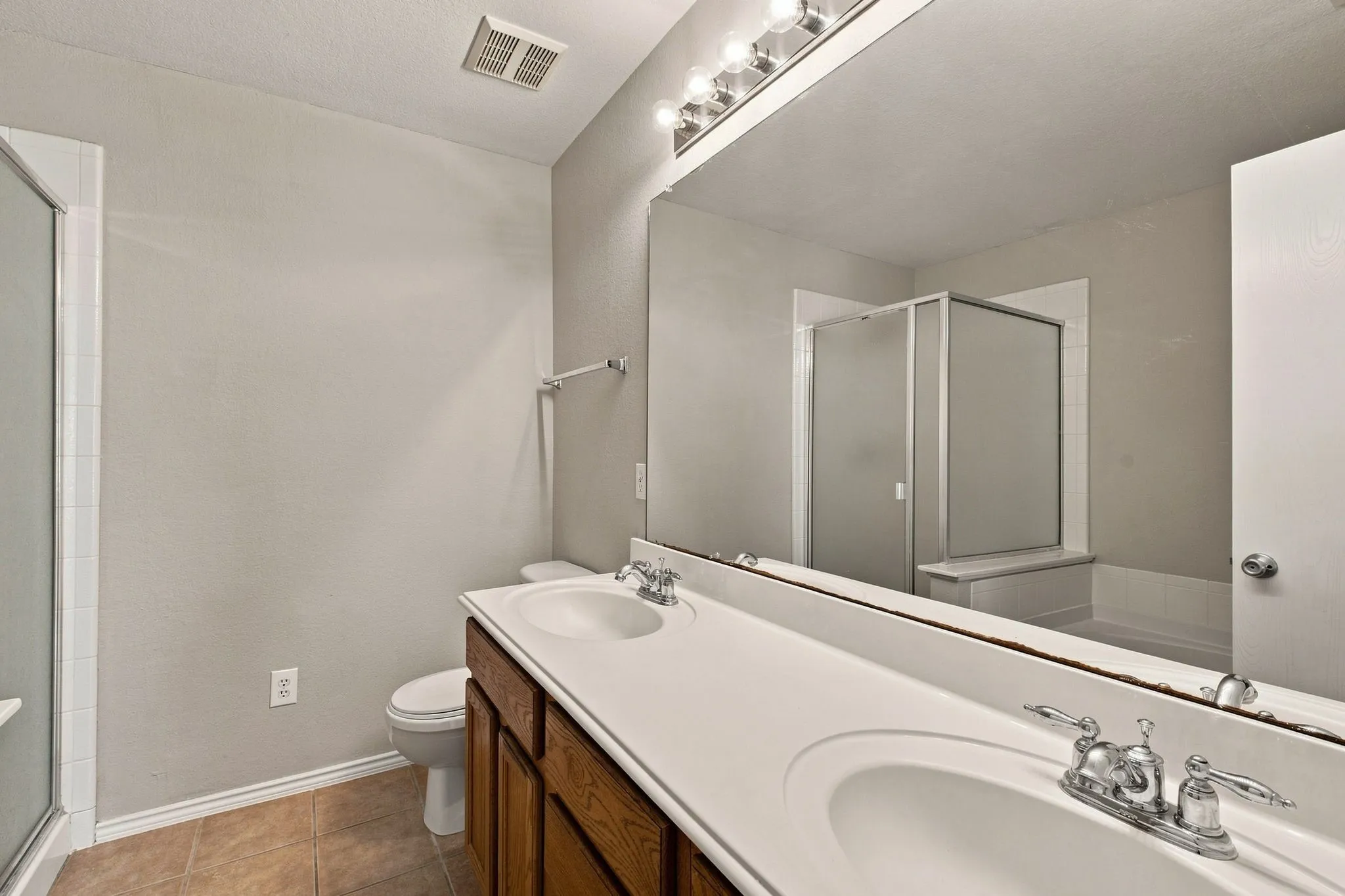 Single Family Residence For Rent in Collin County , 3513 Truman Street, Mc Kinney, Texas 75071, 3 Bedroom, 2 Bathroom, 2 Garage spaces, 1,606 Sqft, built in 2004, mls#21376043, Real Estate Agent in Mc Kinney, Homes For Rent in Collin county, Homes For Rent in Mc Kinney, Realtor in Mc Kinney Texas, Real Estate Brokerage Independent Realty Texas, Luminita Cordes Realtor