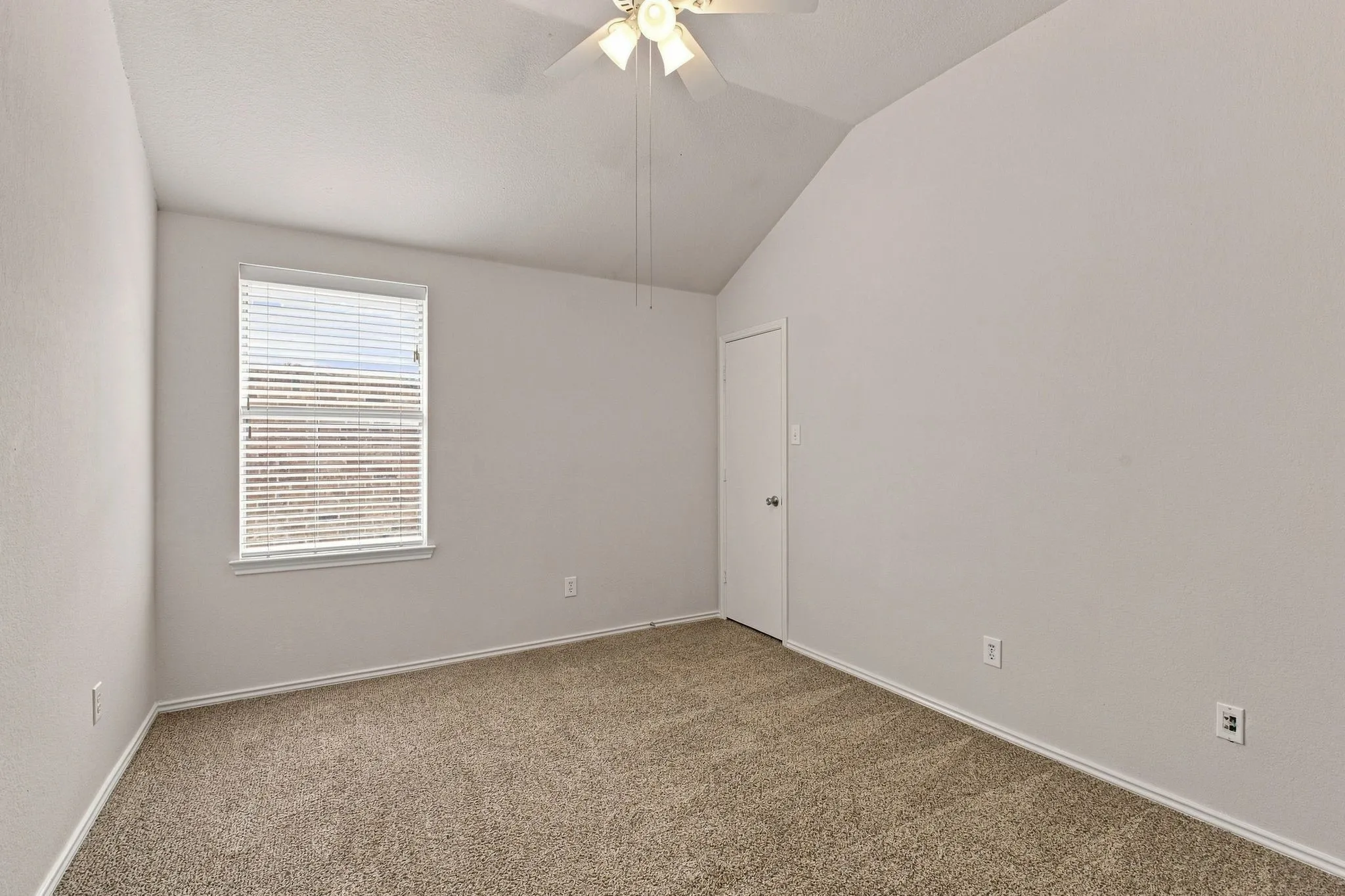 Single Family Residence For Rent in Collin County , 3513 Truman Street, Mc Kinney, Texas 75071, 3 Bedroom, 2 Bathroom, 2 Garage spaces, 1,606 Sqft, built in 2004, mls#21376043, Real Estate Agent in Mc Kinney, Homes For Rent in Collin county, Homes For Rent in Mc Kinney, Realtor in Mc Kinney Texas, Real Estate Brokerage Independent Realty Texas, Luminita Cordes Realtor