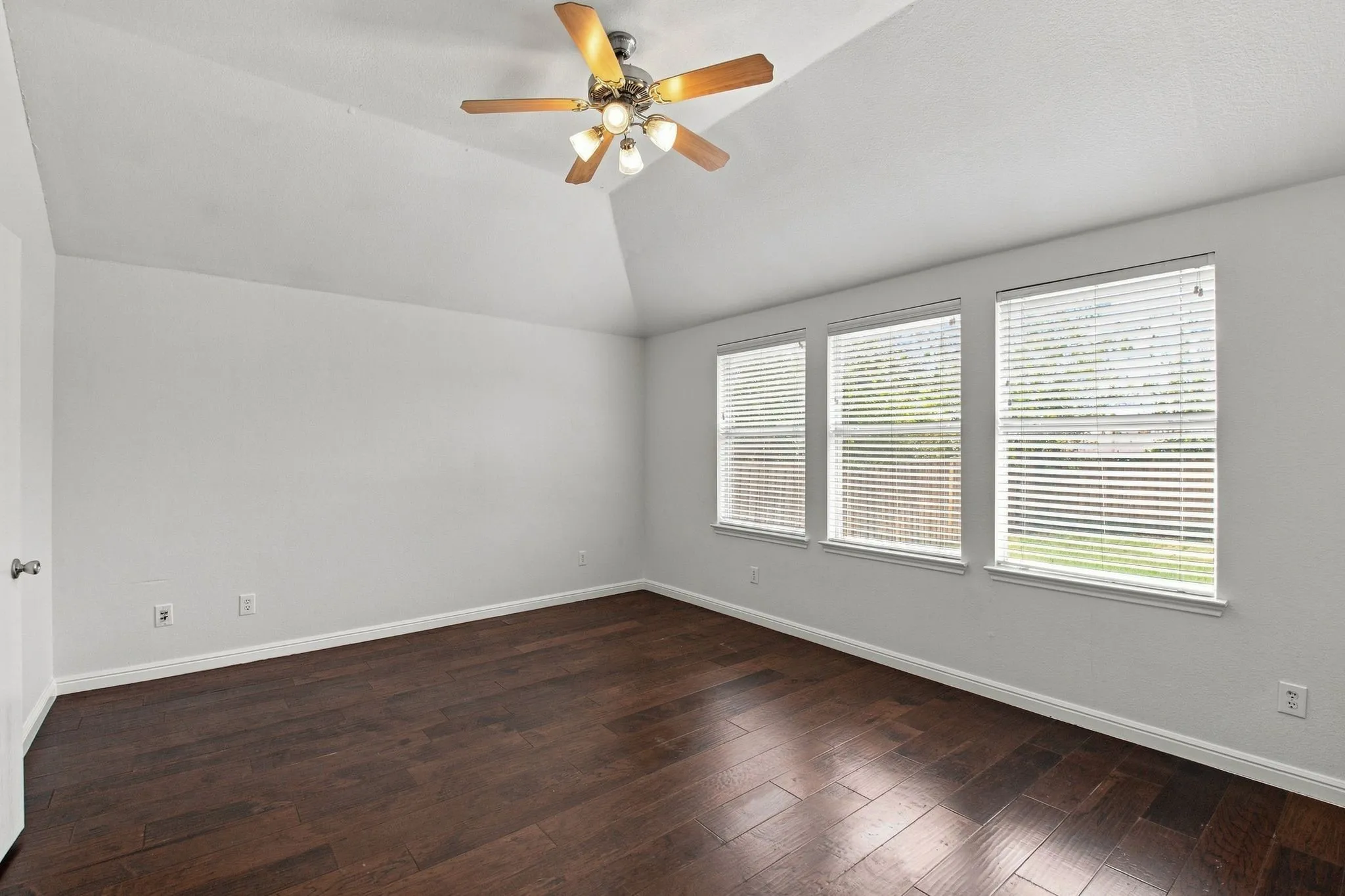 Single Family Residence For Rent in Collin County , 3513 Truman Street, Mc Kinney, Texas 75071, 3 Bedroom, 2 Bathroom, 2 Garage spaces, 1,606 Sqft, built in 2004, mls#21376043, Real Estate Agent in Mc Kinney, Homes For Rent in Collin county, Homes For Rent in Mc Kinney, Realtor in Mc Kinney Texas, Real Estate Brokerage Independent Realty Texas, Luminita Cordes Realtor