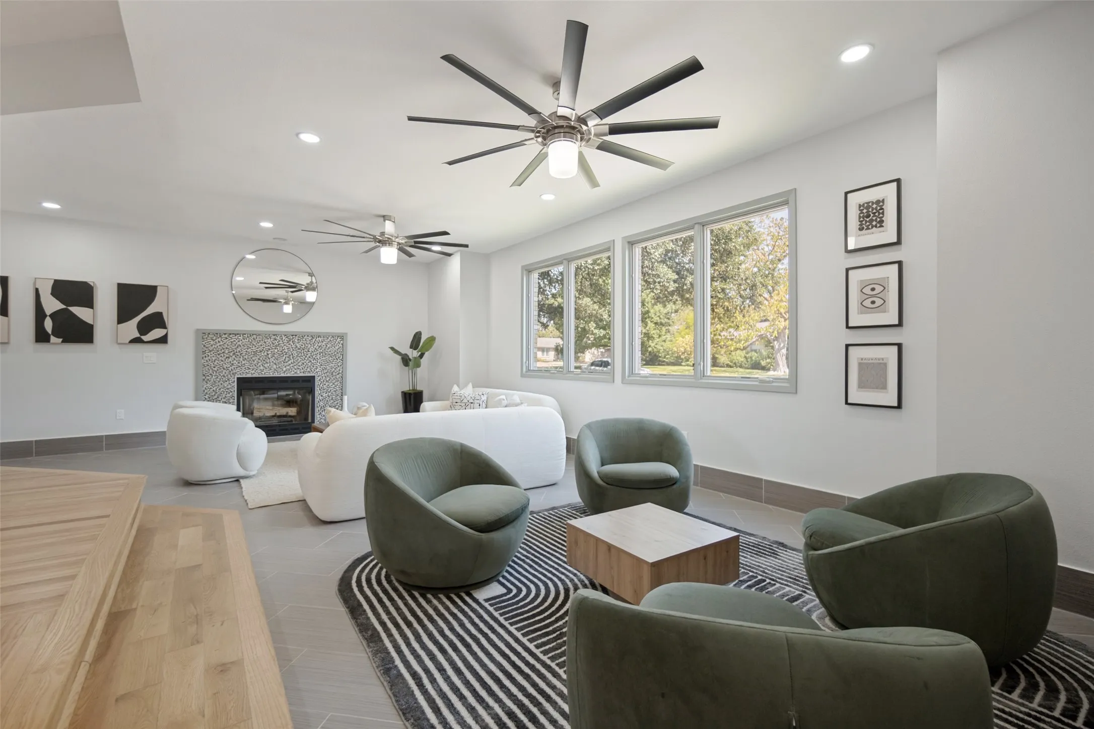 Single Family Residence For Sale in Dallas County , 515 Aqua Drive, Dallas, Texas 75218, 5 Bedroom, 6 Bathroom, 2 Garage spaces, 4,506 Sqft, built in 1951, mls#21352254, Real Estate Agent in Dallas, Homes For Sale in Dallas county, Homes For Sale in Dallas, Realtor in Dallas Texas, Real Estate Brokerage Independent Realty Texas, Luminita Cordes Realtor