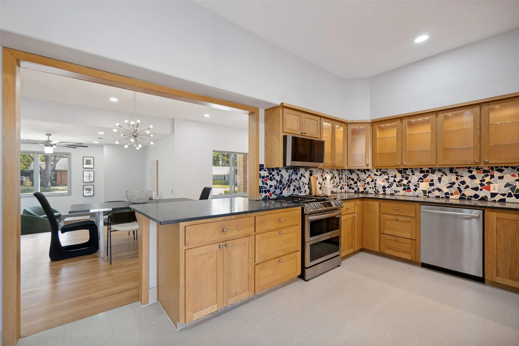 Single Family Residence For Sale in Dallas County , 515 Aqua Drive, Dallas, Texas 75218, 5 Bedroom, 6 Bathroom, 2 Garage spaces, 4,506 Sqft, built in 1951, mls#21352254, Real Estate Agent in Dallas, Homes For Sale in Dallas county, Homes For Sale in Dallas, Realtor in Dallas Texas, Real Estate Brokerage Independent Realty Texas, Luminita Cordes Realtor