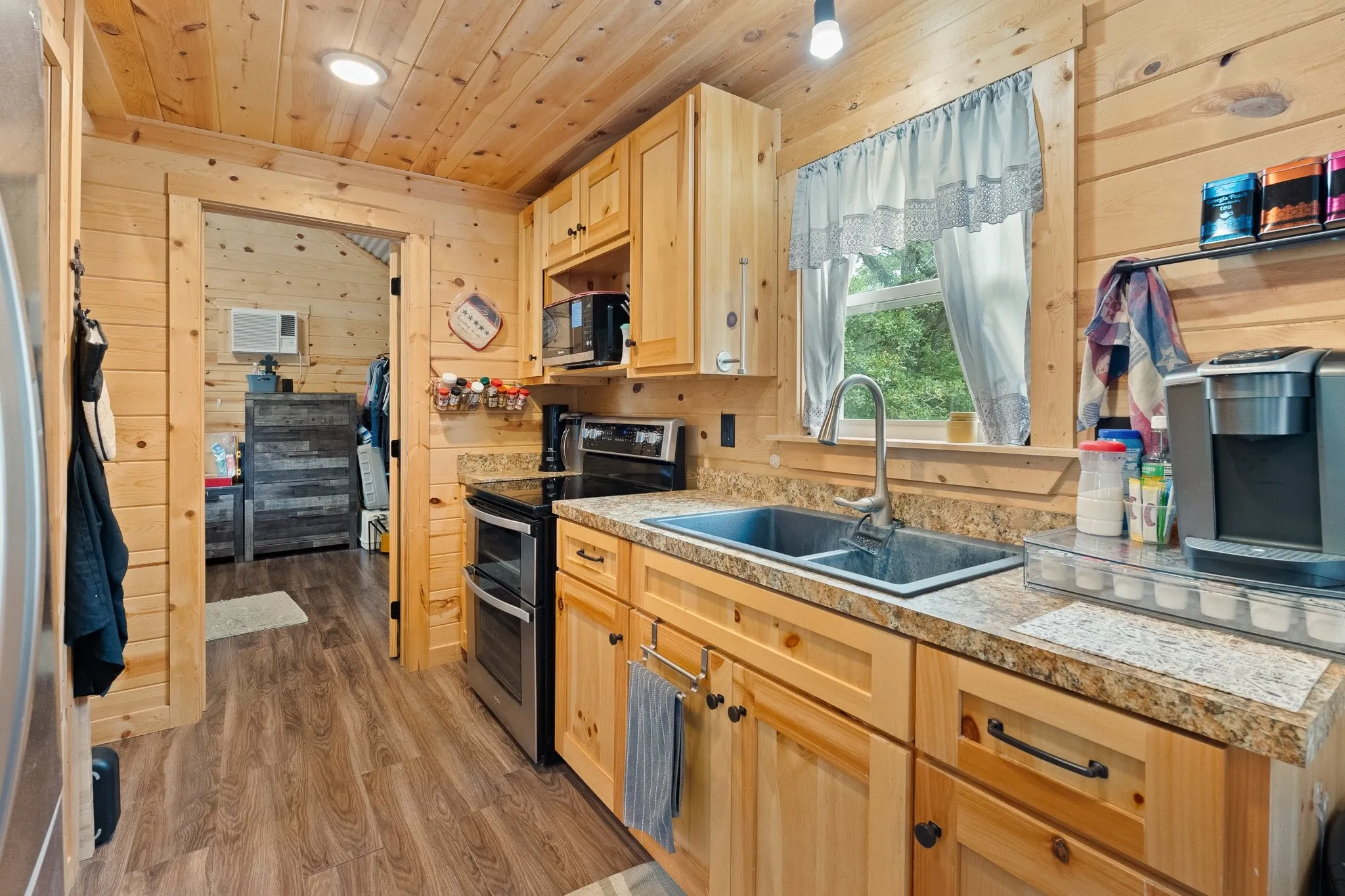Single Family Residence For Sale in Johnson County , 292 Chambers Drive, Alvarado, Texas 76009, 1 Bedroom, 1 Bathroom, Garage spaces, 532 Sqft, built in 2021, mls#21377962, Real Estate Agent in Alvarado, Homes For Sale in Johnson county, Homes For Sale in Alvarado, Realtor in Alvarado Texas, Real Estate Brokerage Independent Realty Texas, Luminita Cordes Realtor