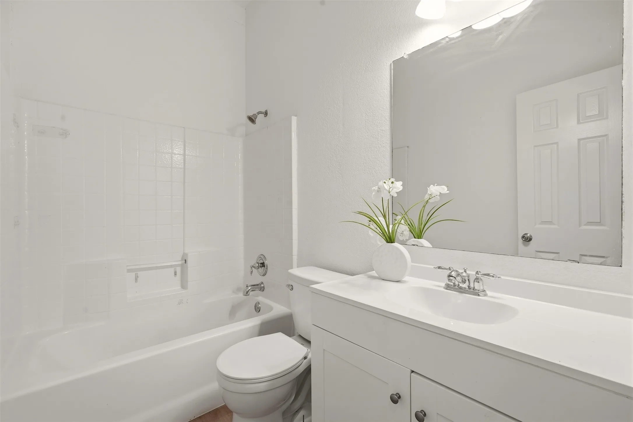 Single Family Residence For Sale in Tarrant County , 13905 Walnut Canyon Court, Fort Worth, Texas 76262, 3 Bedroom, 2 Bathroom, 2 Garage spaces, 1,546 Sqft, built in 2006, mls#21378419, Real Estate Agent in Fort Worth, Homes For Sale in Tarrant county, Homes For Sale in Fort Worth, Realtor in Fort Worth Texas, Real Estate Brokerage Independent Realty Texas, Luminita Cordes Realtor