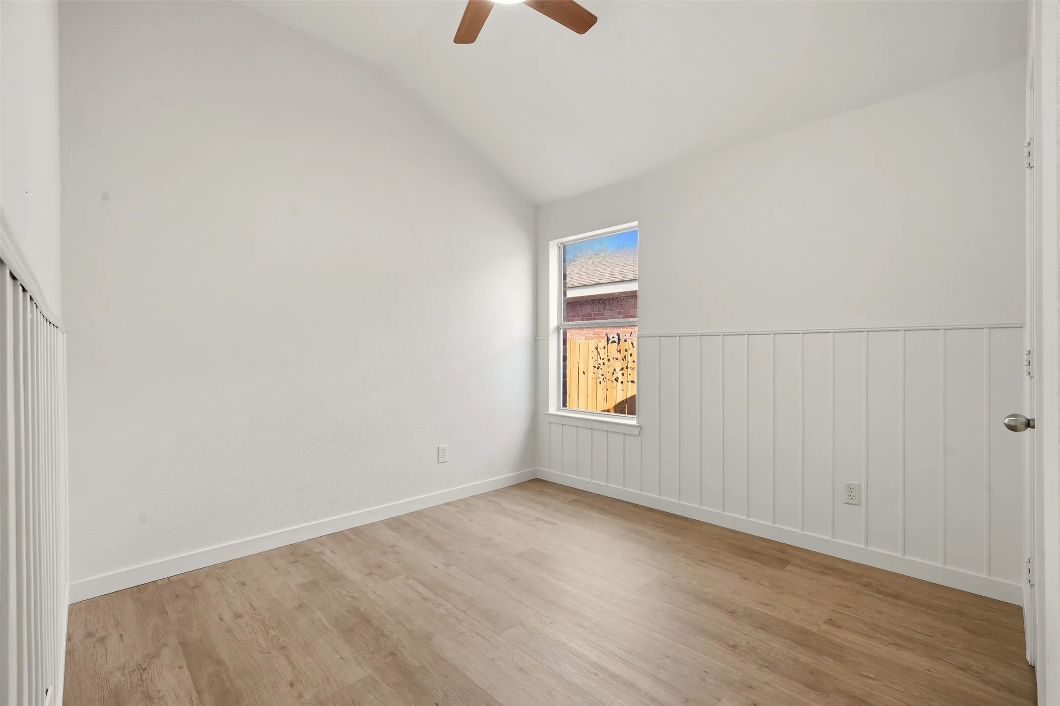 Single Family Residence For Sale in Tarrant County , 13905 Walnut Canyon Court, Fort Worth, Texas 76262, 3 Bedroom, 2 Bathroom, 2 Garage spaces, 1,546 Sqft, built in 2006, mls#21378419, Real Estate Agent in Fort Worth, Homes For Sale in Tarrant county, Homes For Sale in Fort Worth, Realtor in Fort Worth Texas, Real Estate Brokerage Independent Realty Texas, Luminita Cordes Realtor