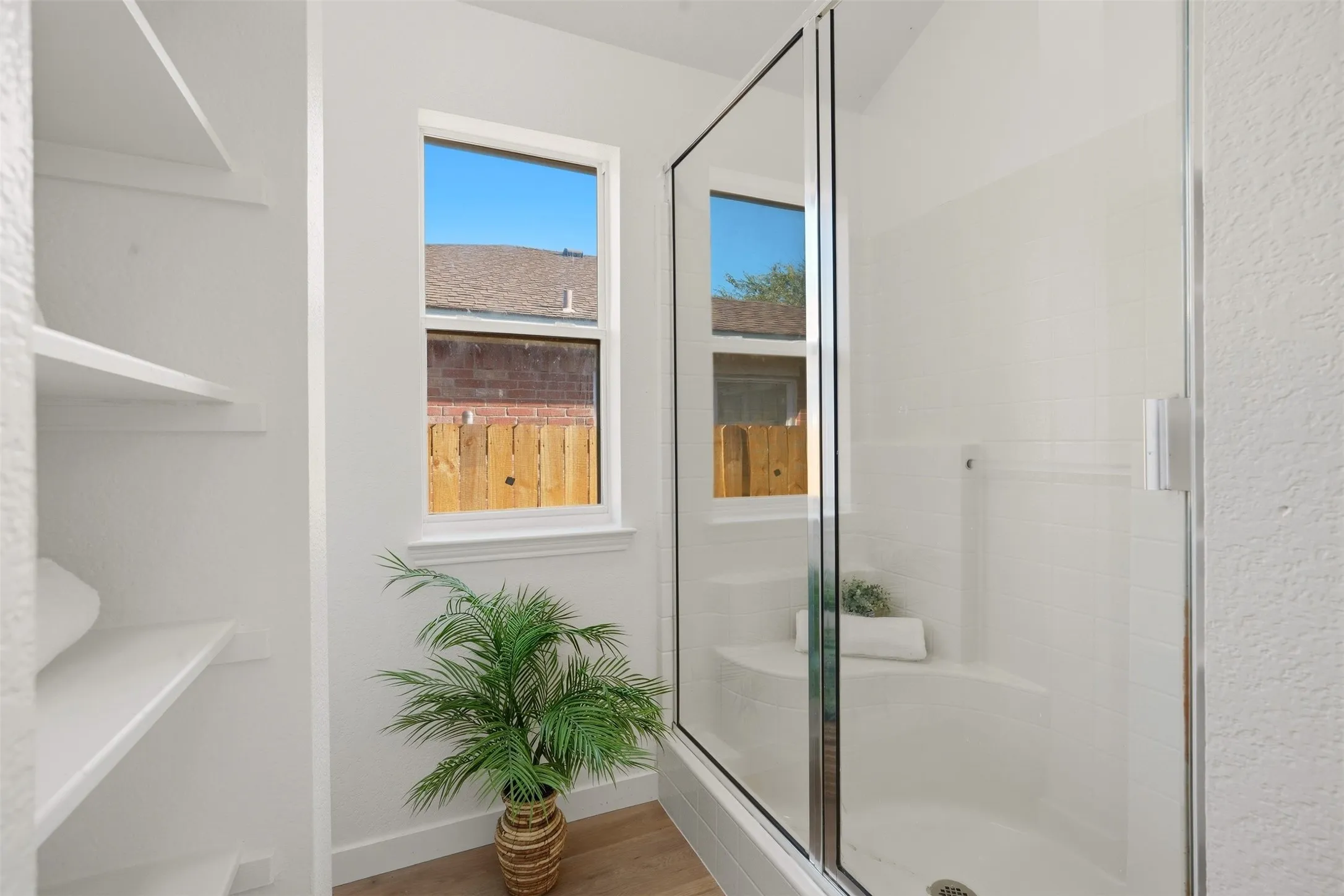 Single Family Residence For Sale in Tarrant County , 13905 Walnut Canyon Court, Fort Worth, Texas 76262, 3 Bedroom, 2 Bathroom, 2 Garage spaces, 1,546 Sqft, built in 2006, mls#21378419, Real Estate Agent in Fort Worth, Homes For Sale in Tarrant county, Homes For Sale in Fort Worth, Realtor in Fort Worth Texas, Real Estate Brokerage Independent Realty Texas, Luminita Cordes Realtor