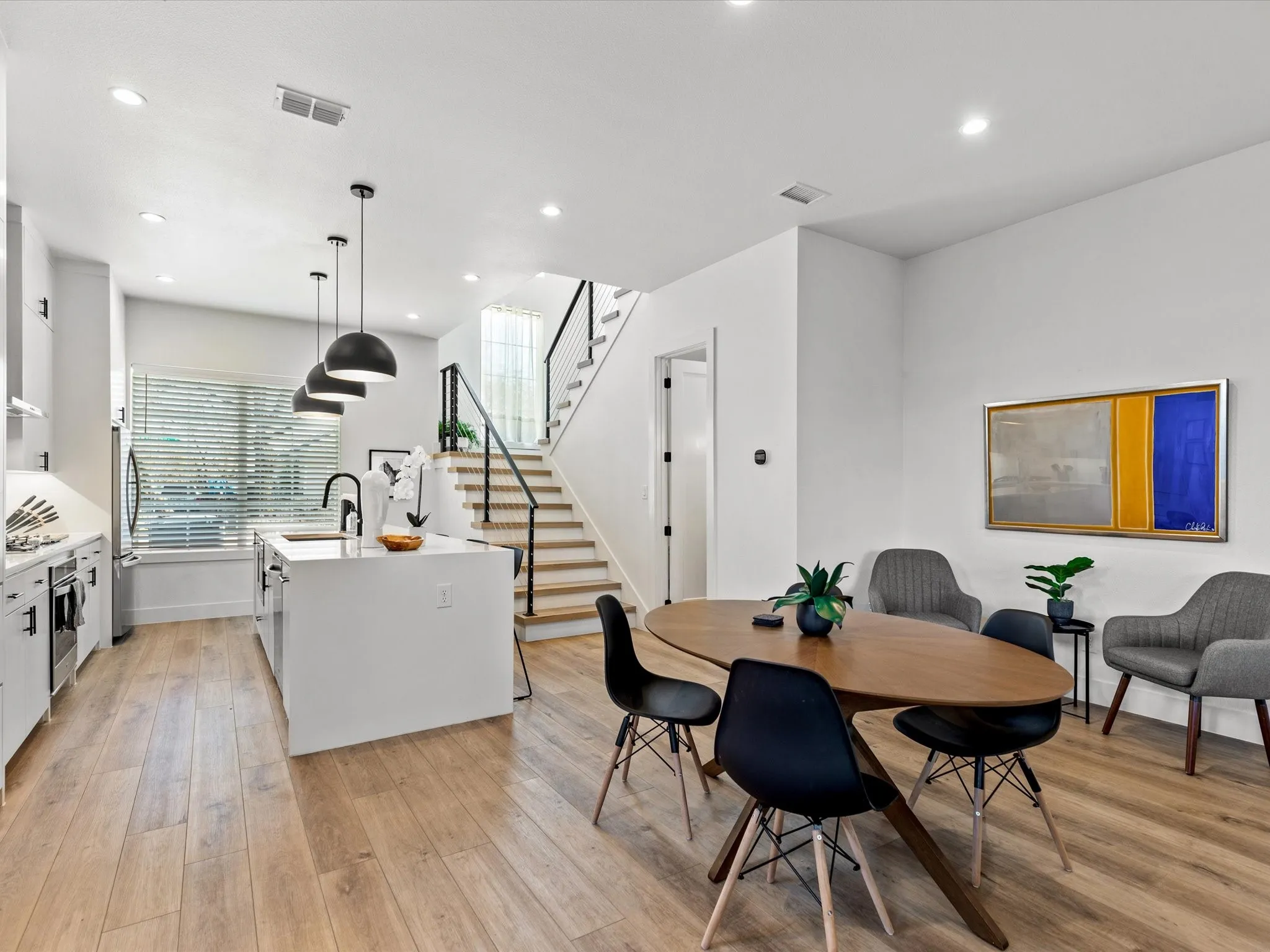 Duplex For Rent in Dallas County , 401 Martinique Avenue, Dallas, Texas 75223, 3 Bedroom, 3 Bathroom, 2 Garage spaces, 2,175 Sqft, built in 2021, mls#21378443, Real Estate Agent in Dallas, Homes For Rent in Dallas county, Homes For Rent in Dallas, Realtor in Dallas Texas, Real Estate Brokerage Independent Realty Texas, Luminita Cordes Realtor