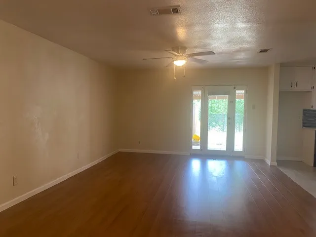 Single Family Residence For Rent in Denton County , 2014 Victoria Road, Carrollton, Texas 75007, 3 Bedroom, 2 Bathroom, 1 Garage spaces, 1,277 Sqft, built in 1974, mls#21378458, Real Estate Agent in Carrollton, Homes For Rent in Denton county, Homes For Rent in Carrollton, Realtor in Carrollton Texas, Real Estate Brokerage Independent Realty Texas, Luminita Cordes Realtor