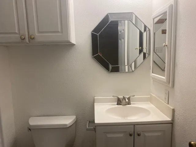 Single Family Residence For Rent in Denton County , 2014 Victoria Road, Carrollton, Texas 75007, 3 Bedroom, 2 Bathroom, 1 Garage spaces, 1,277 Sqft, built in 1974, mls#21378458, Real Estate Agent in Carrollton, Homes For Rent in Denton county, Homes For Rent in Carrollton, Realtor in Carrollton Texas, Real Estate Brokerage Independent Realty Texas, Luminita Cordes Realtor