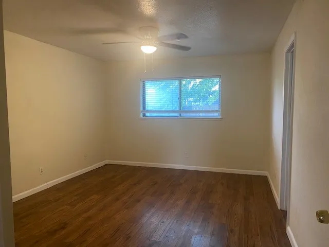 Single Family Residence For Rent in Denton County , 2014 Victoria Road, Carrollton, Texas 75007, 3 Bedroom, 2 Bathroom, 1 Garage spaces, 1,277 Sqft, built in 1974, mls#21378458, Real Estate Agent in Carrollton, Homes For Rent in Denton county, Homes For Rent in Carrollton, Realtor in Carrollton Texas, Real Estate Brokerage Independent Realty Texas, Luminita Cordes Realtor