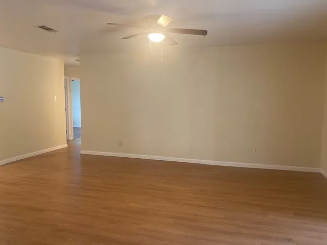 Single Family Residence For Rent in Denton County , 2014 Victoria Road, Carrollton, Texas 75007, 3 Bedroom, 2 Bathroom, 1 Garage spaces, 1,277 Sqft, built in 1974, mls#21378458, Real Estate Agent in Carrollton, Homes For Rent in Denton county, Homes For Rent in Carrollton, Realtor in Carrollton Texas, Real Estate Brokerage Independent Realty Texas, Luminita Cordes Realtor