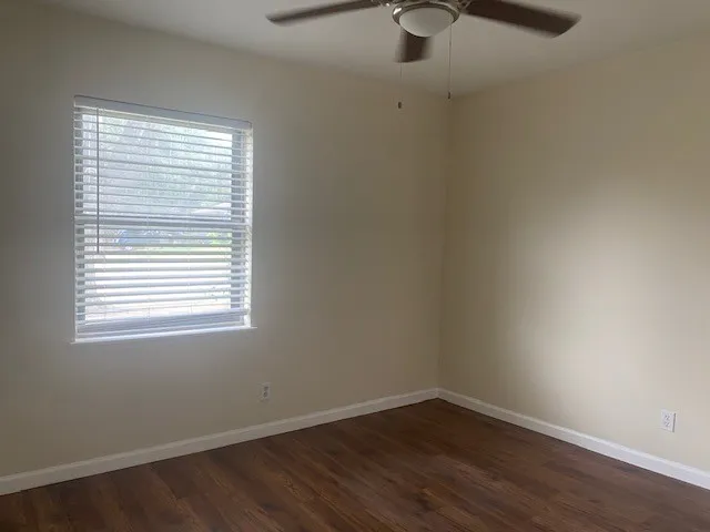 Single Family Residence For Rent in Denton County , 2014 Victoria Road, Carrollton, Texas 75007, 3 Bedroom, 2 Bathroom, 1 Garage spaces, 1,277 Sqft, built in 1974, mls#21378458, Real Estate Agent in Carrollton, Homes For Rent in Denton county, Homes For Rent in Carrollton, Realtor in Carrollton Texas, Real Estate Brokerage Independent Realty Texas, Luminita Cordes Realtor