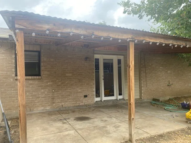 Single Family Residence For Rent in Denton County , 2014 Victoria Road, Carrollton, Texas 75007, 3 Bedroom, 2 Bathroom, 1 Garage spaces, 1,277 Sqft, built in 1974, mls#21378458, Real Estate Agent in Carrollton, Homes For Rent in Denton county, Homes For Rent in Carrollton, Realtor in Carrollton Texas, Real Estate Brokerage Independent Realty Texas, Luminita Cordes Realtor