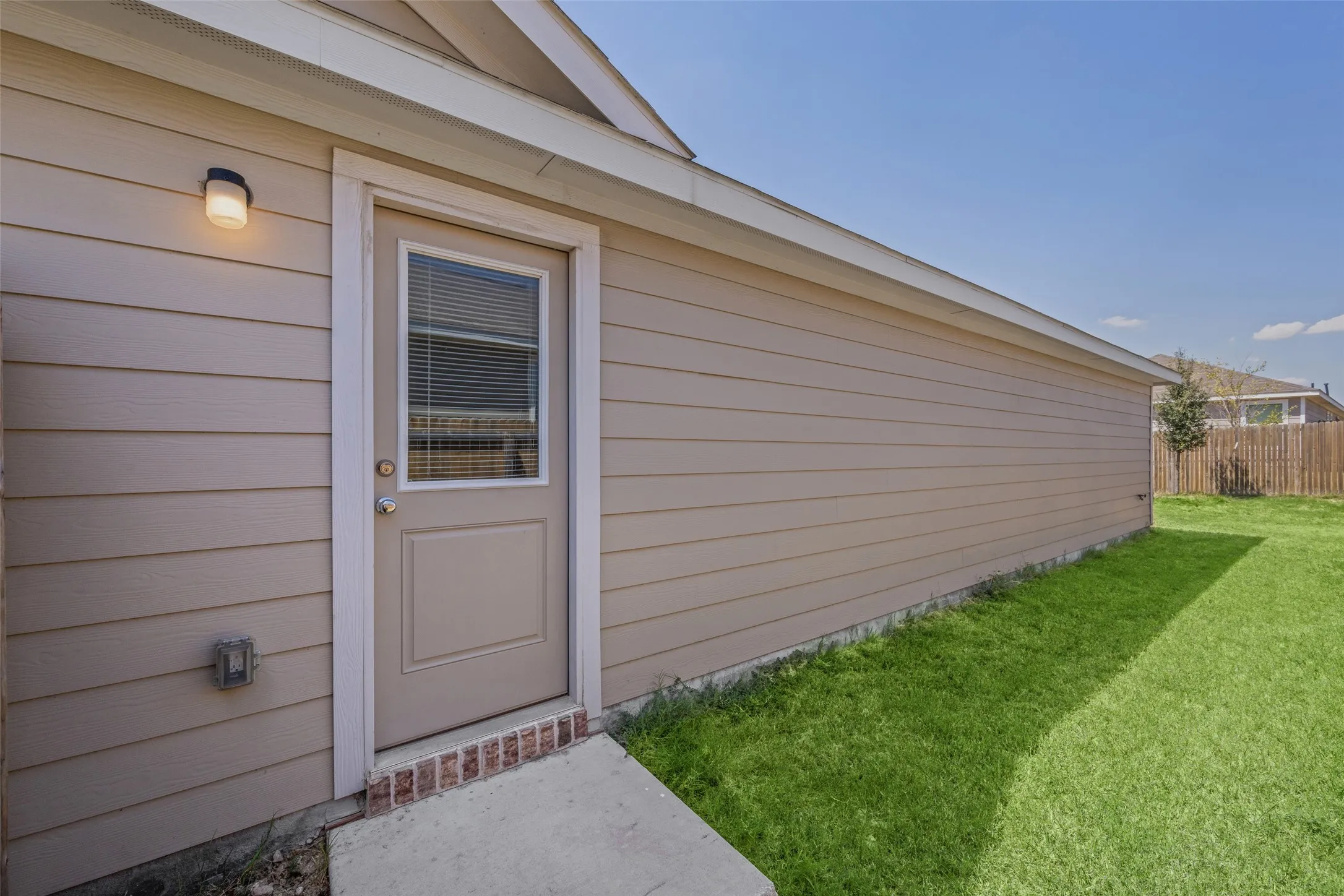 Single Family Residence For Sale in Tarrant County , 2824 Slatewood Drive, Fort Worth, Texas 76179, 3 Bedroom, 2 Bathroom, 2 Garage spaces, 1,440 Sqft, built in 2023, mls#21377447, Real Estate Agent in Fort Worth, Homes For Sale in Tarrant county, Homes For Sale in Fort Worth, Realtor in Fort Worth Texas, Real Estate Brokerage Independent Realty Texas, Luminita Cordes Realtor