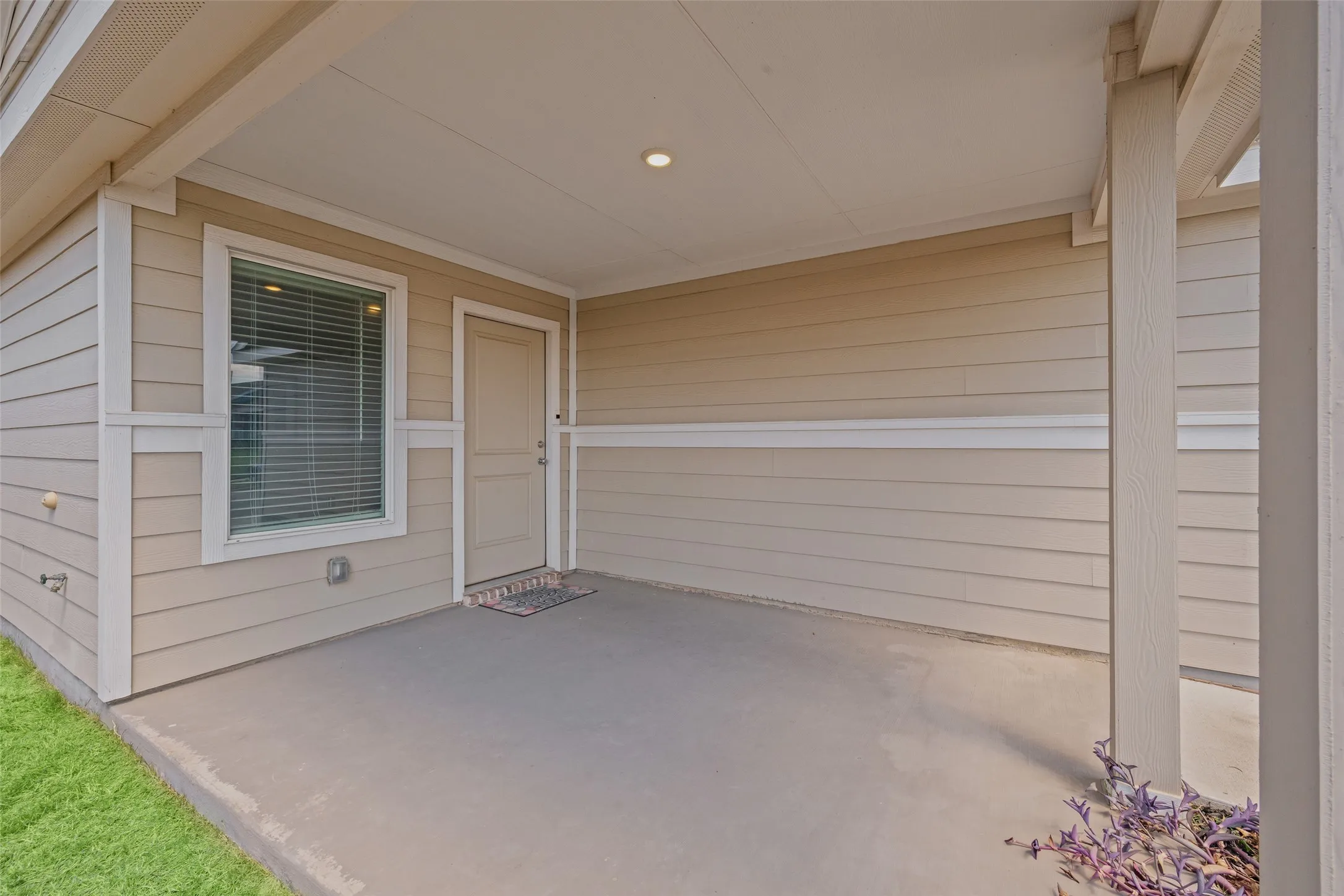 Single Family Residence For Sale in Tarrant County , 2824 Slatewood Drive, Fort Worth, Texas 76179, 3 Bedroom, 2 Bathroom, 2 Garage spaces, 1,440 Sqft, built in 2023, mls#21377447, Real Estate Agent in Fort Worth, Homes For Sale in Tarrant county, Homes For Sale in Fort Worth, Realtor in Fort Worth Texas, Real Estate Brokerage Independent Realty Texas, Luminita Cordes Realtor