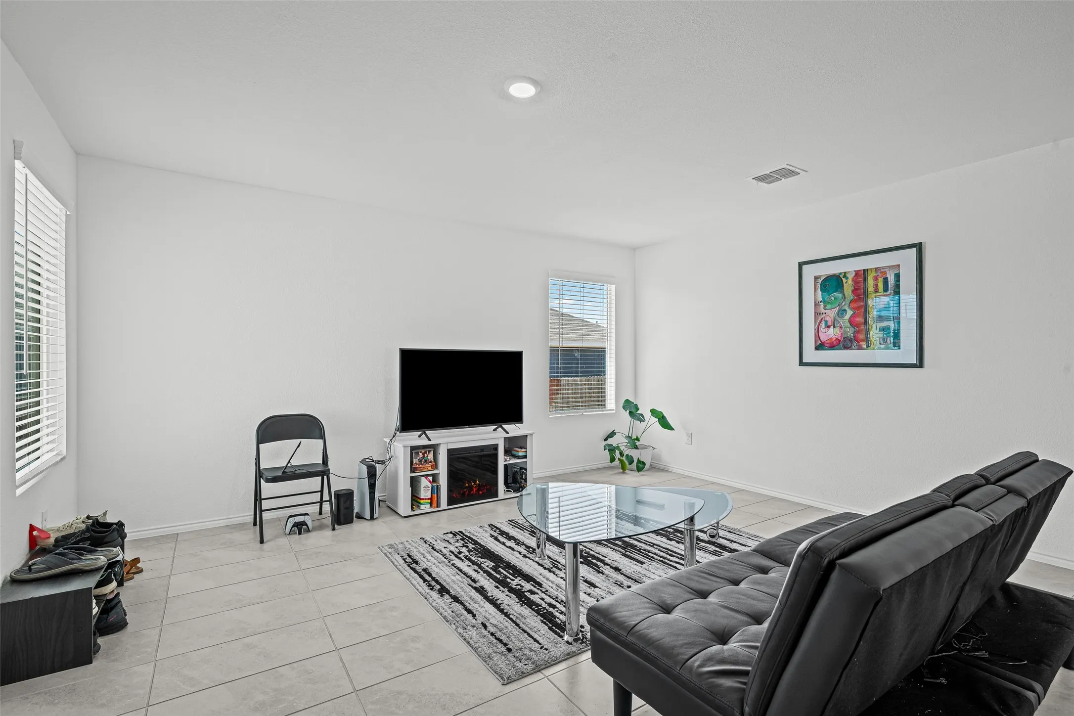 Single Family Residence For Sale in Tarrant County , 2824 Slatewood Drive, Fort Worth, Texas 76179, 3 Bedroom, 2 Bathroom, 2 Garage spaces, 1,440 Sqft, built in 2023, mls#21377447, Real Estate Agent in Fort Worth, Homes For Sale in Tarrant county, Homes For Sale in Fort Worth, Realtor in Fort Worth Texas, Real Estate Brokerage Independent Realty Texas, Luminita Cordes Realtor