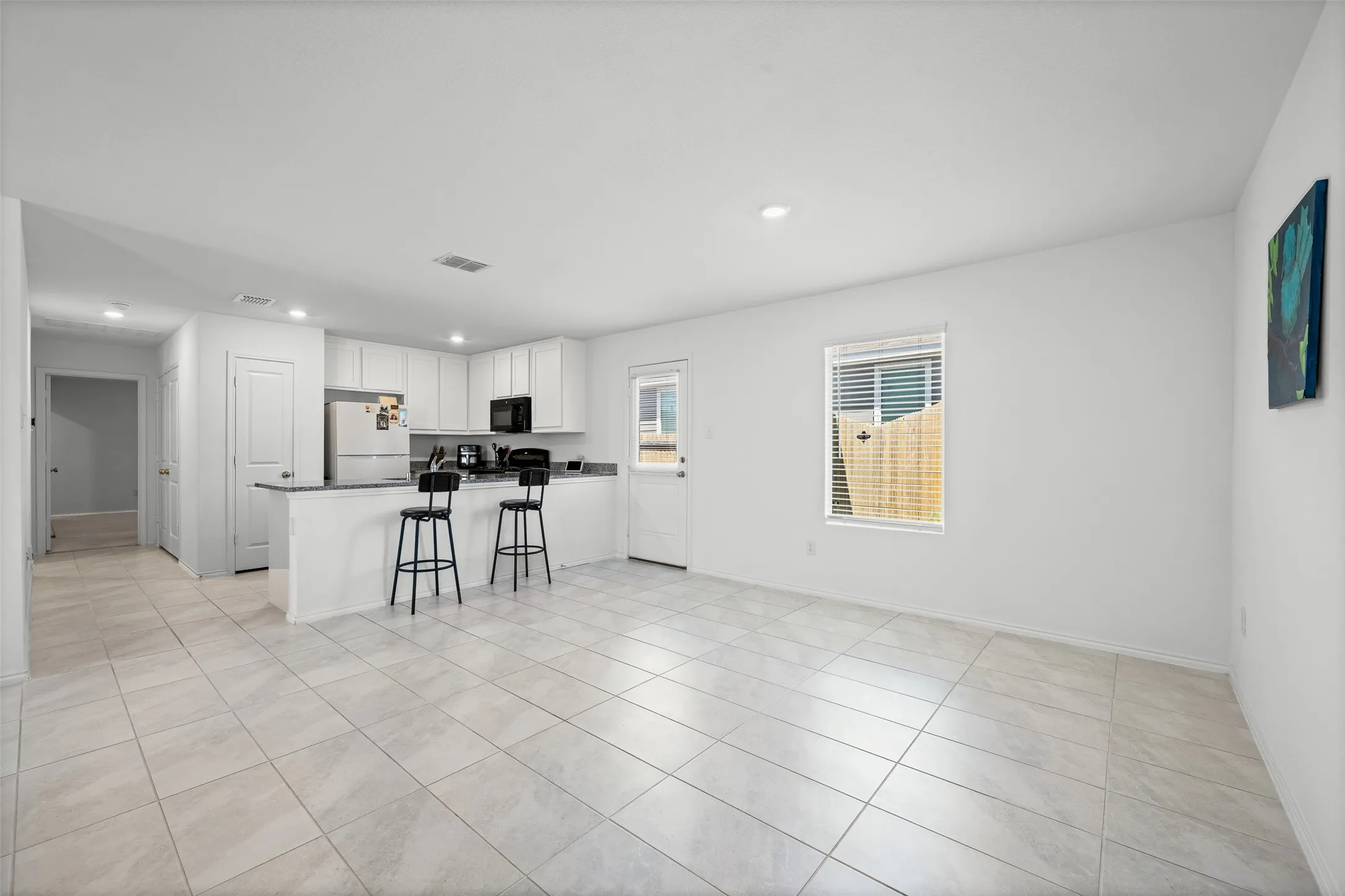 Single Family Residence For Sale in Tarrant County , 2824 Slatewood Drive, Fort Worth, Texas 76179, 3 Bedroom, 2 Bathroom, 2 Garage spaces, 1,440 Sqft, built in 2023, mls#21377447, Real Estate Agent in Fort Worth, Homes For Sale in Tarrant county, Homes For Sale in Fort Worth, Realtor in Fort Worth Texas, Real Estate Brokerage Independent Realty Texas, Luminita Cordes Realtor