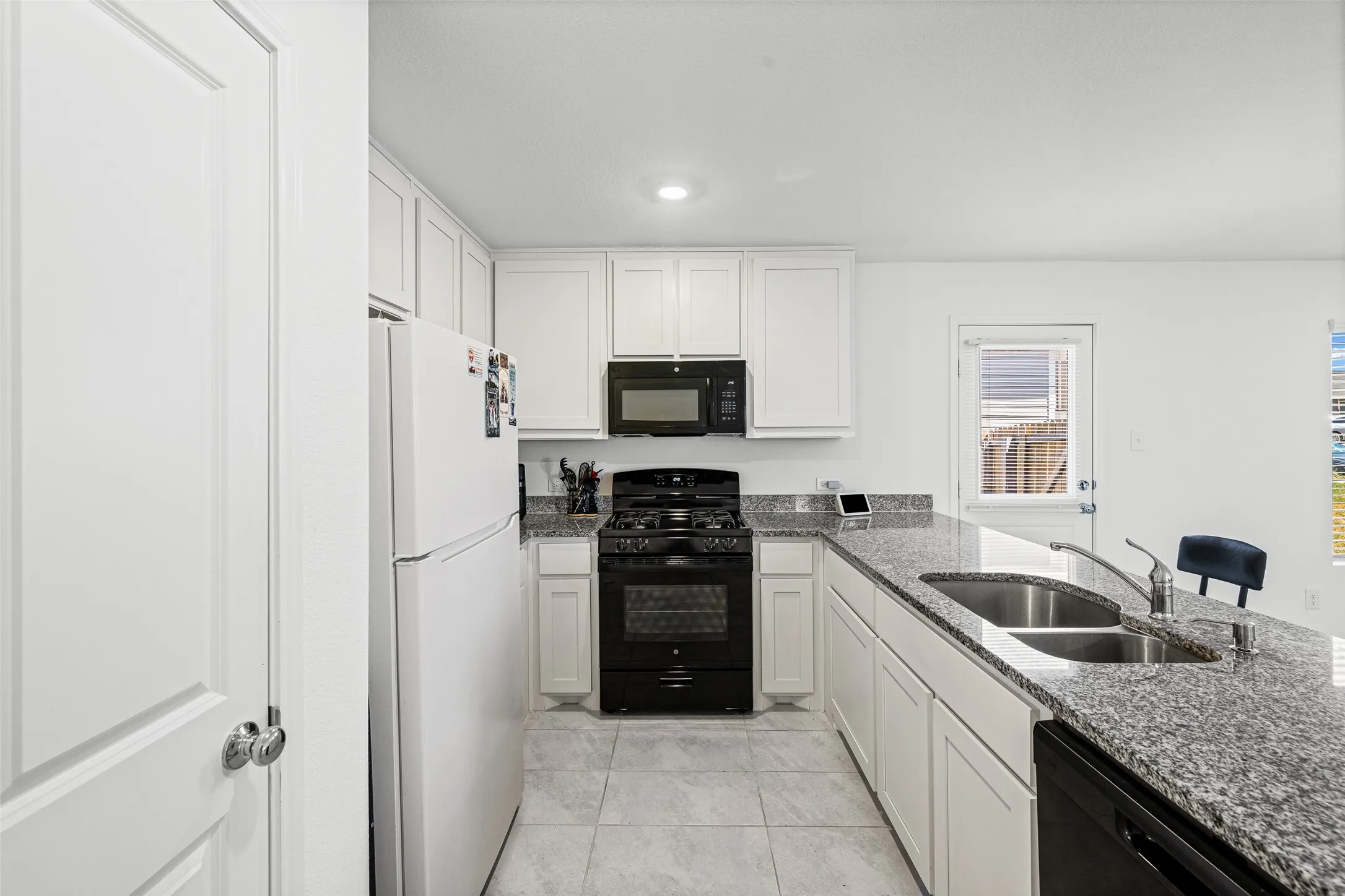 Single Family Residence For Sale in Tarrant County , 2824 Slatewood Drive, Fort Worth, Texas 76179, 3 Bedroom, 2 Bathroom, 2 Garage spaces, 1,440 Sqft, built in 2023, mls#21377447, Real Estate Agent in Fort Worth, Homes For Sale in Tarrant county, Homes For Sale in Fort Worth, Realtor in Fort Worth Texas, Real Estate Brokerage Independent Realty Texas, Luminita Cordes Realtor