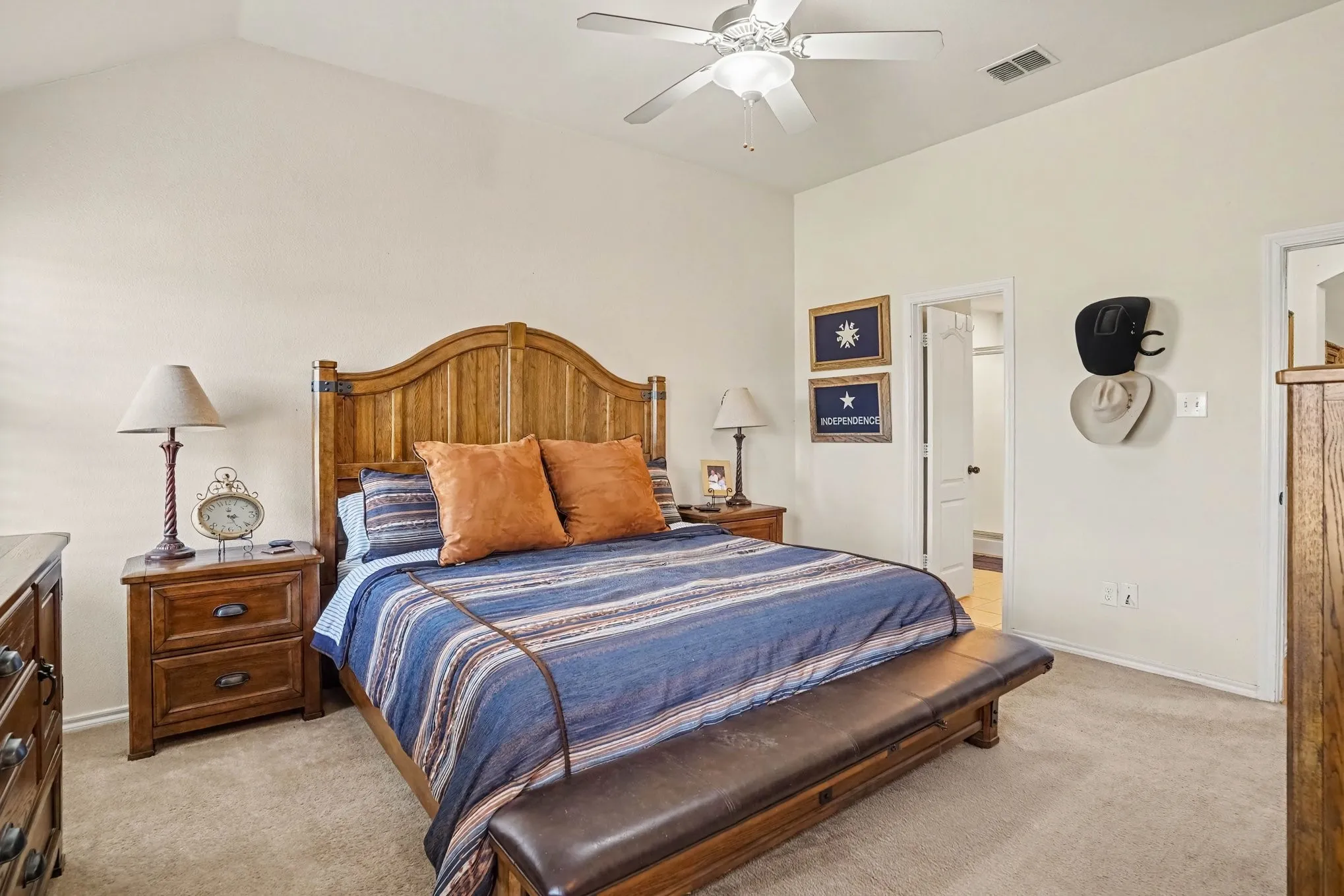 Single Family Residence For Sale in Denton County , 103 George Owens Road, Ponder, Texas 76259, 3 Bedroom, 2 Bathroom, 2 Garage spaces, 1,865 Sqft, built in 2006, mls#21371182, Real Estate Agent in Ponder, Homes For Sale in Denton county, Homes For Sale in Ponder, Realtor in Ponder Texas, Real Estate Brokerage Independent Realty Texas, Luminita Cordes Realtor