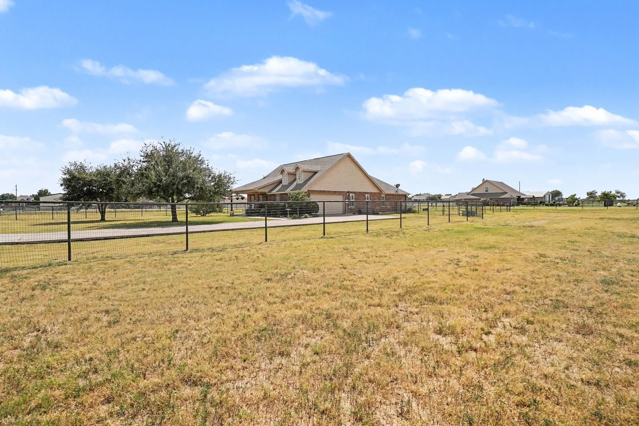 Single Family Residence For Sale in Denton County , 103 George Owens Road, Ponder, Texas 76259, 3 Bedroom, 2 Bathroom, 2 Garage spaces, 1,865 Sqft, built in 2006, mls#21371182, Real Estate Agent in Ponder, Homes For Sale in Denton county, Homes For Sale in Ponder, Realtor in Ponder Texas, Real Estate Brokerage Independent Realty Texas, Luminita Cordes Realtor