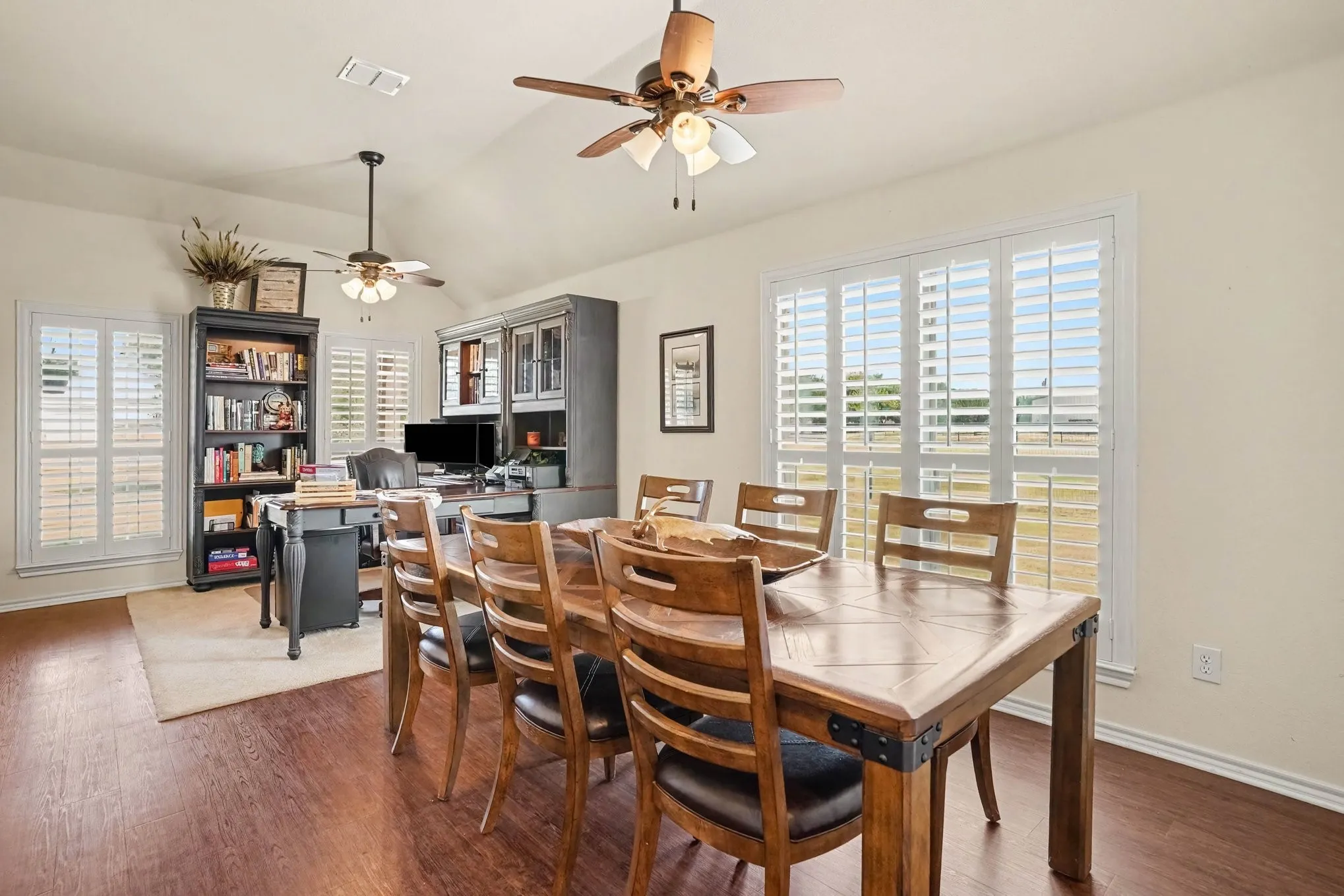 Single Family Residence For Sale in Denton County , 103 George Owens Road, Ponder, Texas 76259, 3 Bedroom, 2 Bathroom, 2 Garage spaces, 1,865 Sqft, built in 2006, mls#21371182, Real Estate Agent in Ponder, Homes For Sale in Denton county, Homes For Sale in Ponder, Realtor in Ponder Texas, Real Estate Brokerage Independent Realty Texas, Luminita Cordes Realtor