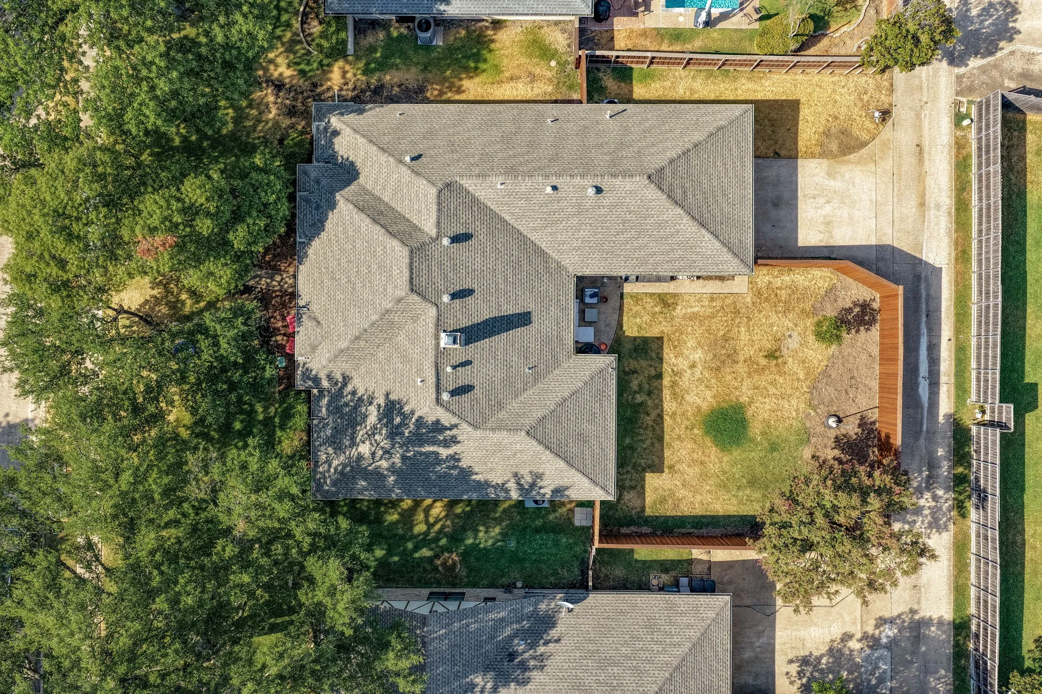 Single Family Residence For Sale in Dallas County , 2206 Victoria Lane, Richardson, Texas 75082, 3 Bedroom, 3 Bathroom, 2 Garage spaces, 2,440 Sqft, built in 1977, mls#21377433, Real Estate Agent in Richardson, Homes For Sale in Dallas county, Homes For Sale in Richardson, Realtor in Richardson Texas, Real Estate Brokerage Independent Realty Texas, Luminita Cordes Realtor