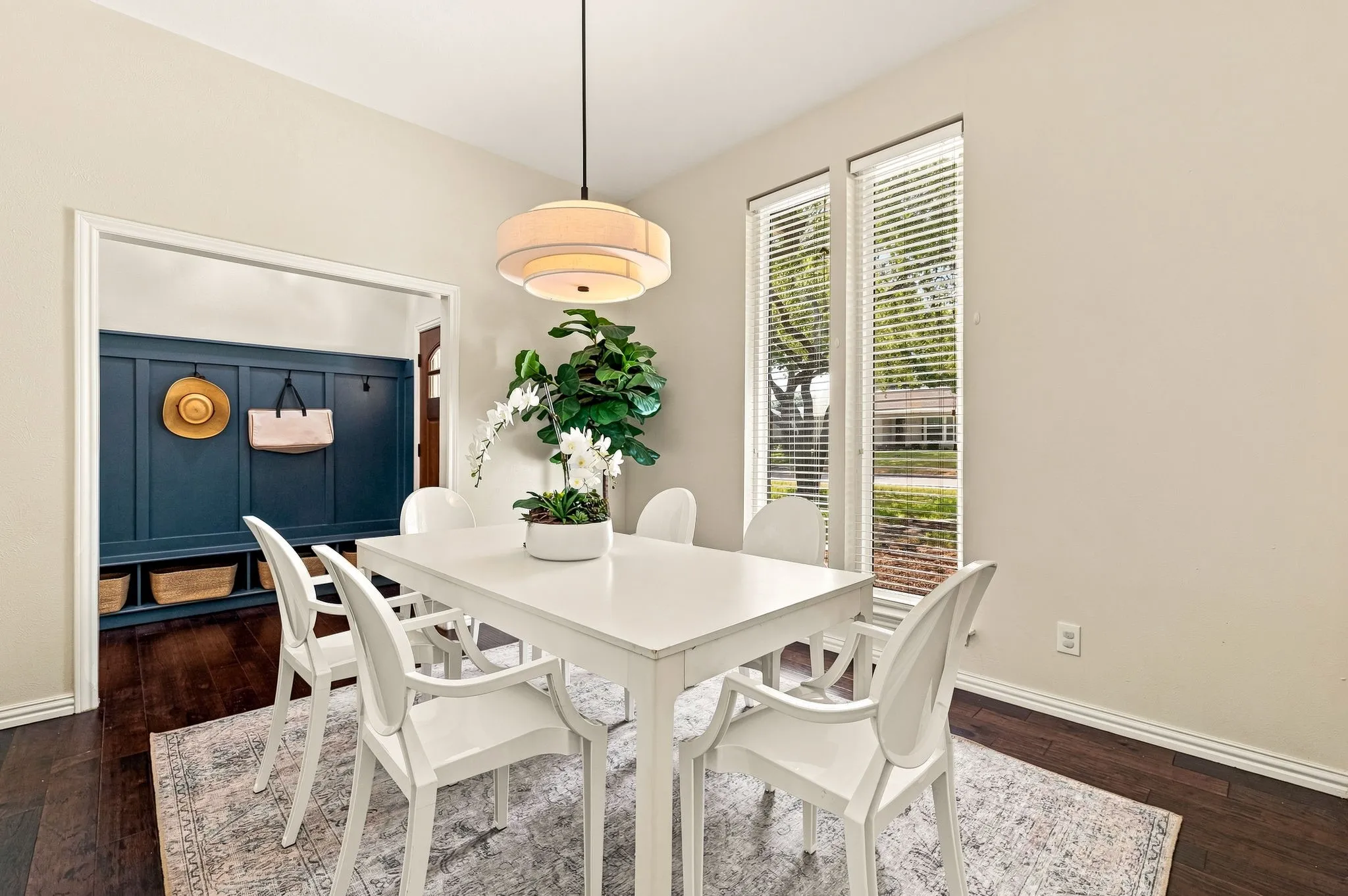 Single Family Residence For Sale in Dallas County , 2206 Victoria Lane, Richardson, Texas 75082, 3 Bedroom, 3 Bathroom, 2 Garage spaces, 2,440 Sqft, built in 1977, mls#21377433, Real Estate Agent in Richardson, Homes For Sale in Dallas county, Homes For Sale in Richardson, Realtor in Richardson Texas, Real Estate Brokerage Independent Realty Texas, Luminita Cordes Realtor