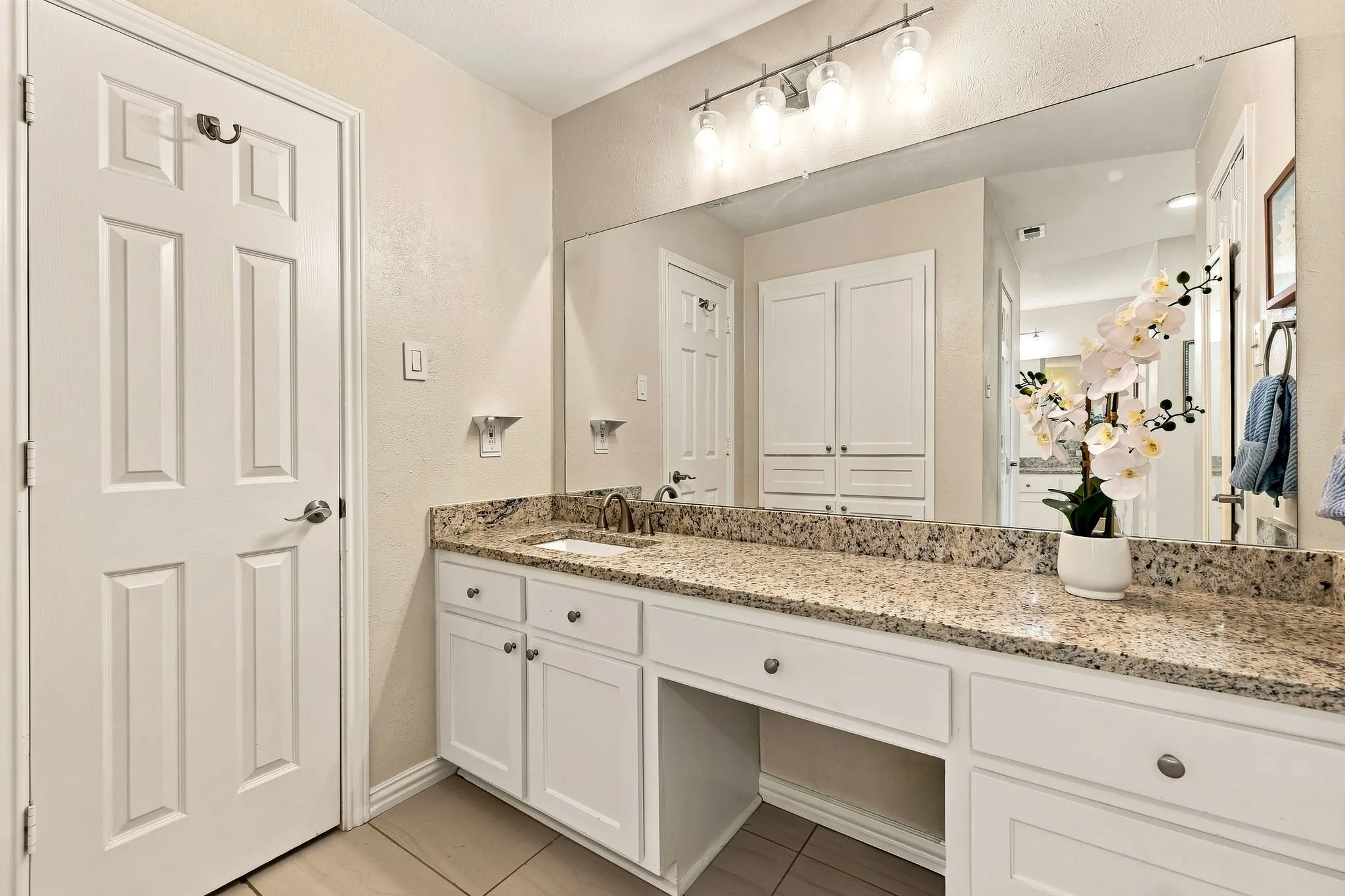Single Family Residence For Sale in Dallas County , 2206 Victoria Lane, Richardson, Texas 75082, 3 Bedroom, 3 Bathroom, 2 Garage spaces, 2,440 Sqft, built in 1977, mls#21377433, Real Estate Agent in Richardson, Homes For Sale in Dallas county, Homes For Sale in Richardson, Realtor in Richardson Texas, Real Estate Brokerage Independent Realty Texas, Luminita Cordes Realtor