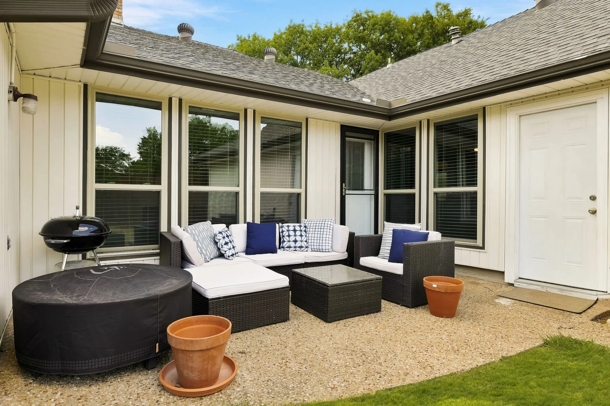 Single Family Residence For Sale in Dallas County , 2206 Victoria Lane, Richardson, Texas 75082, 3 Bedroom, 3 Bathroom, 2 Garage spaces, 2,440 Sqft, built in 1977, mls#21377433, Real Estate Agent in Richardson, Homes For Sale in Dallas county, Homes For Sale in Richardson, Realtor in Richardson Texas, Real Estate Brokerage Independent Realty Texas, Luminita Cordes Realtor